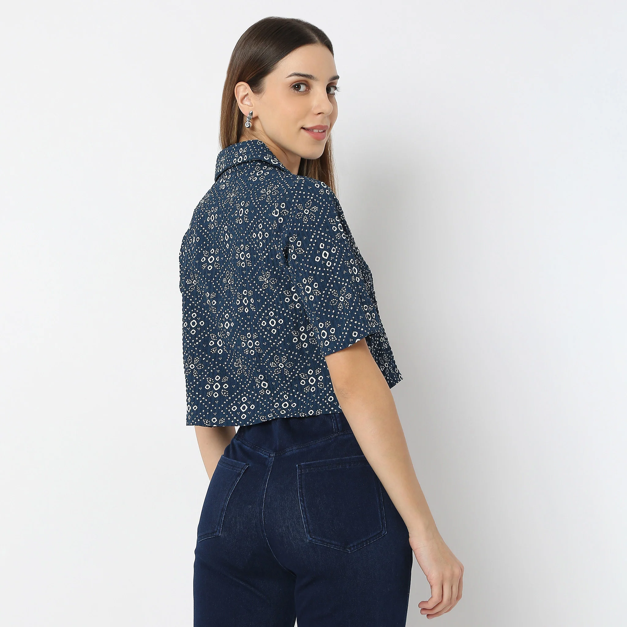 Straight Fit Bandhani Glam Camp Collar Printed Crop Top - Image 3