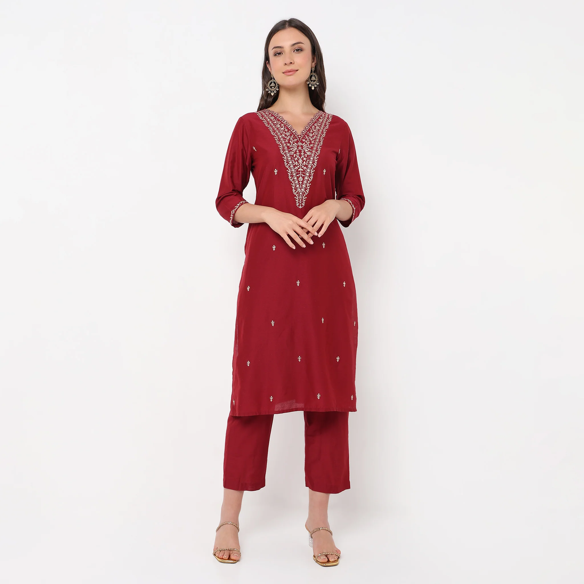 Straight Fit Embellished Kurta And Pant With Dupatta Set - Image 2