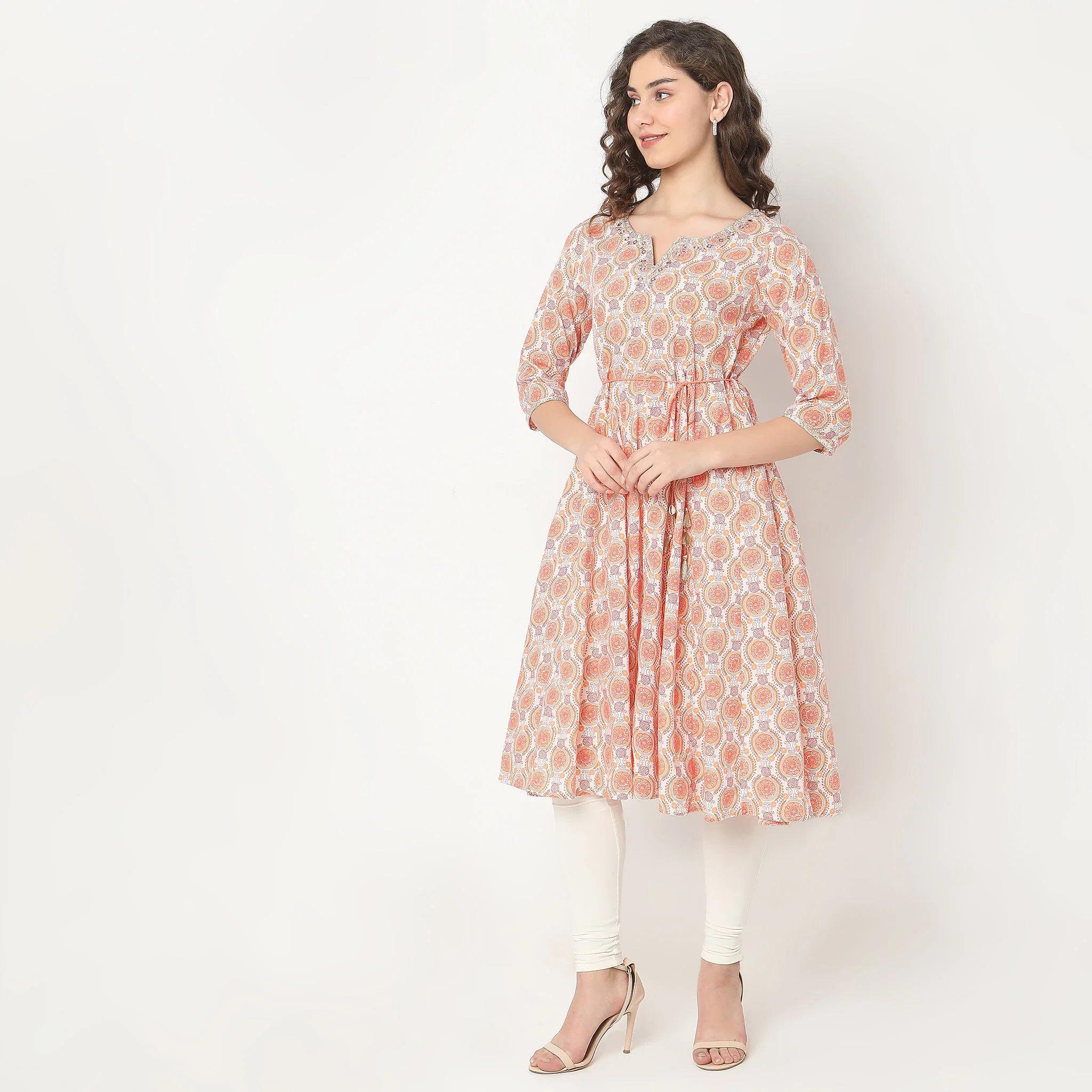 Straight Fit Embellished Kurta - Image 5