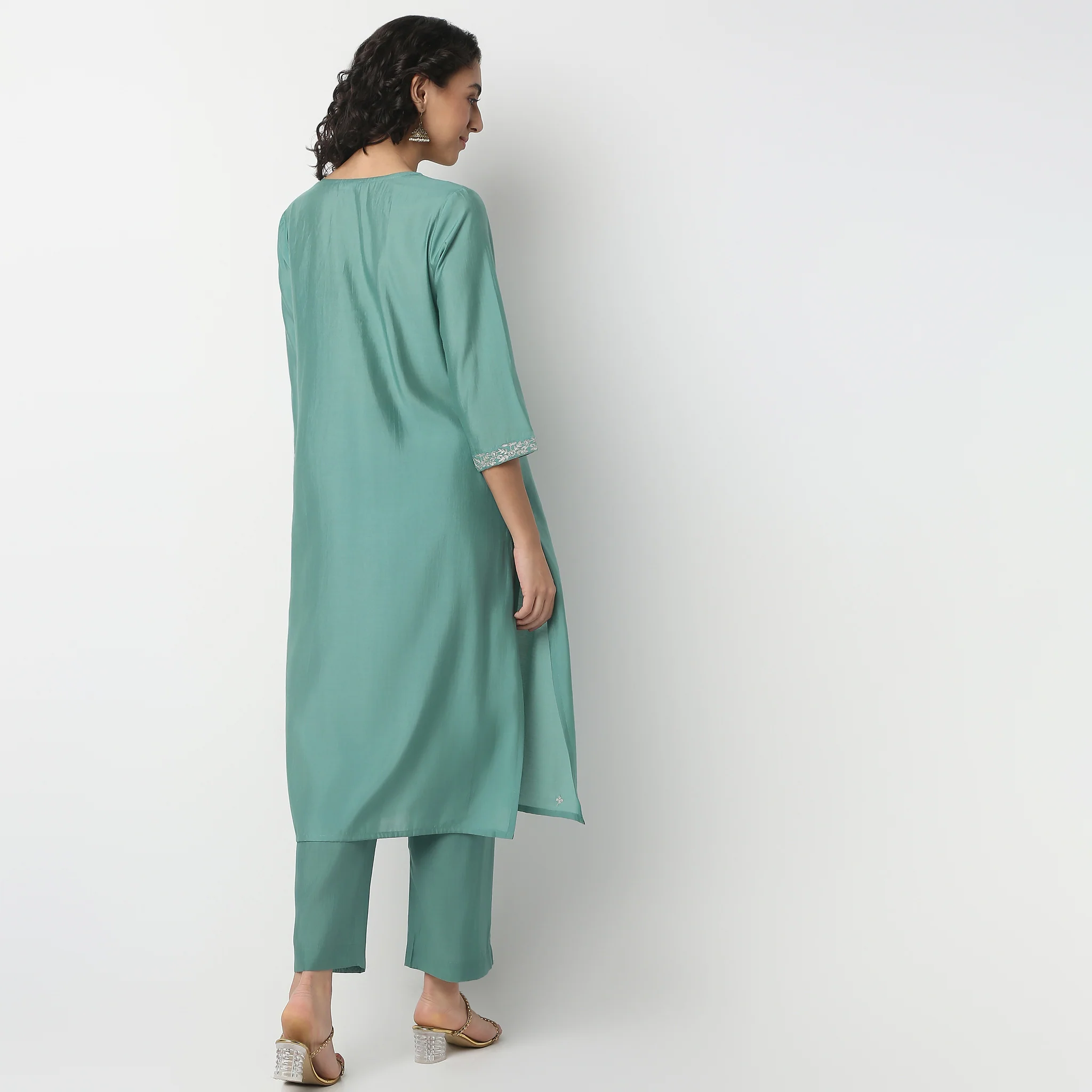 V-Neck Straight Fit Embellished Kurta And Pant With Dupatta Set - Image 3