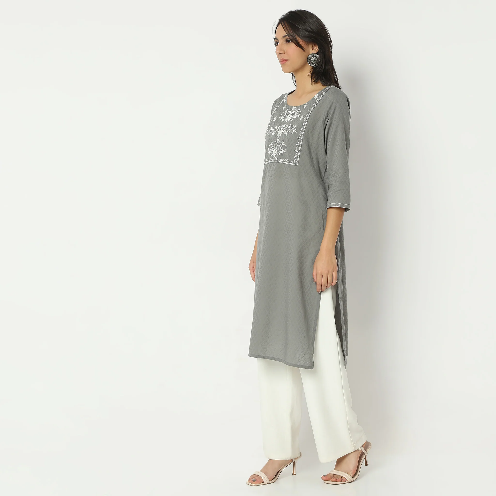Straight Fit Embroiderd Calf Length Round Neck Kurta - Image 5
