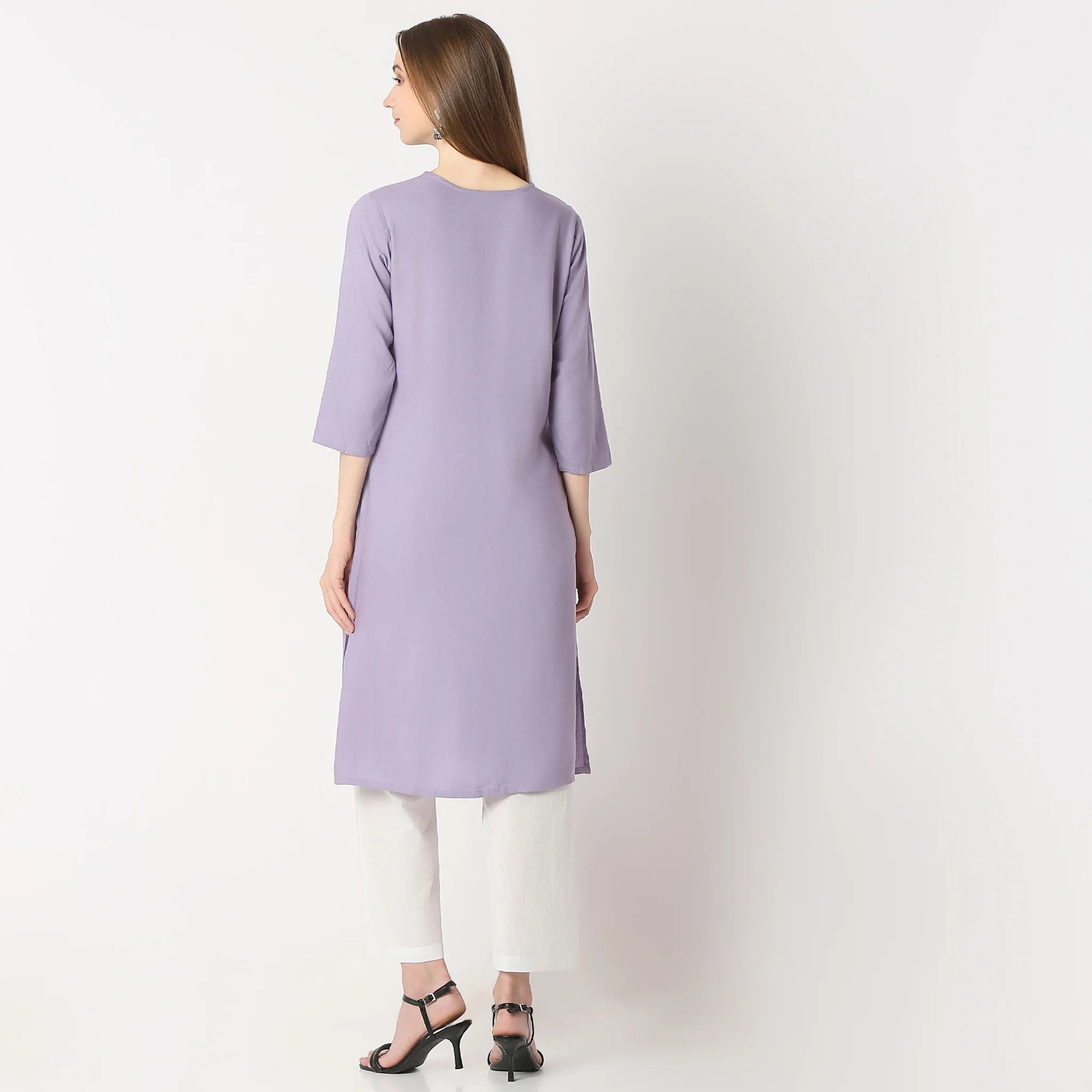 Straight Fit Embroidered Below Knee V-Neck Kurta - Image 3
