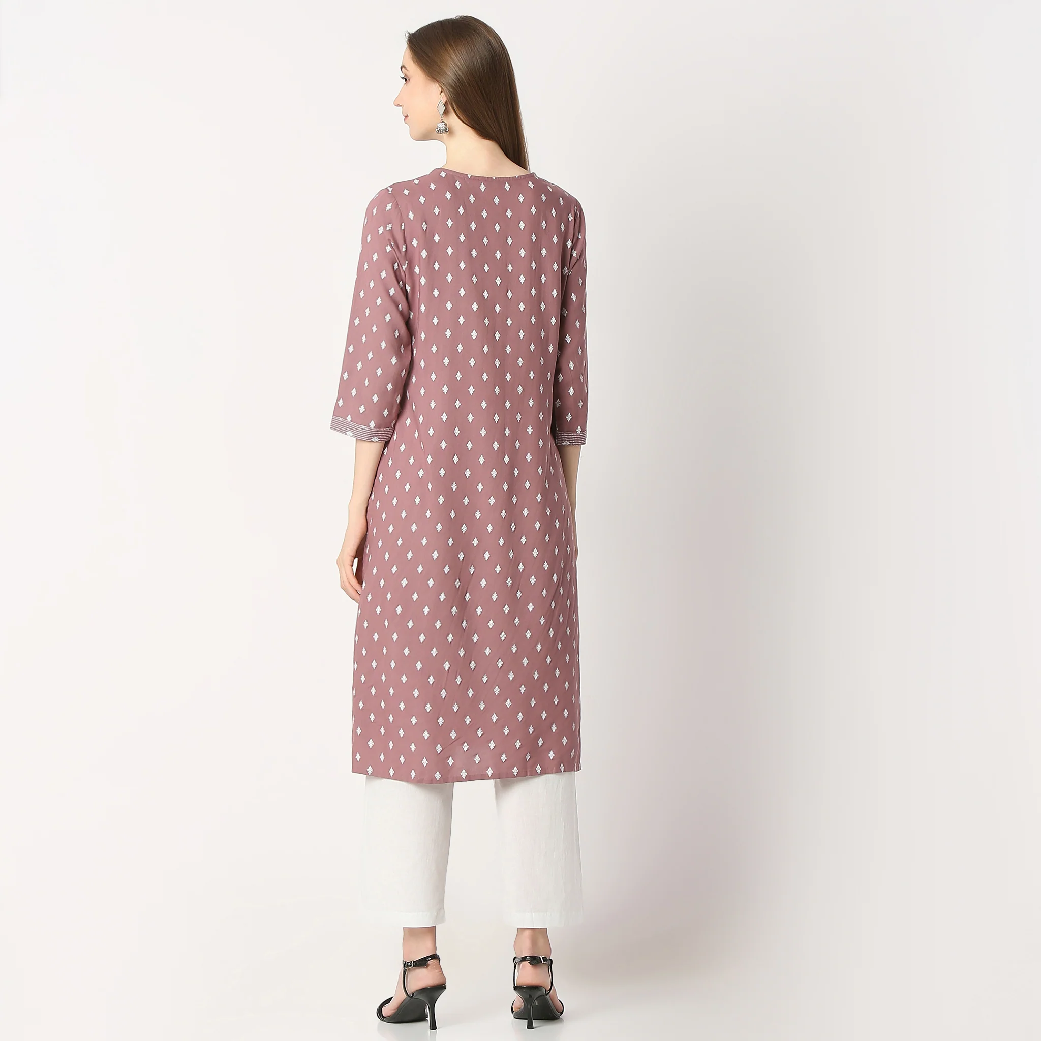 Straight Fit Embroidered Below Knee Kurta - Image 3