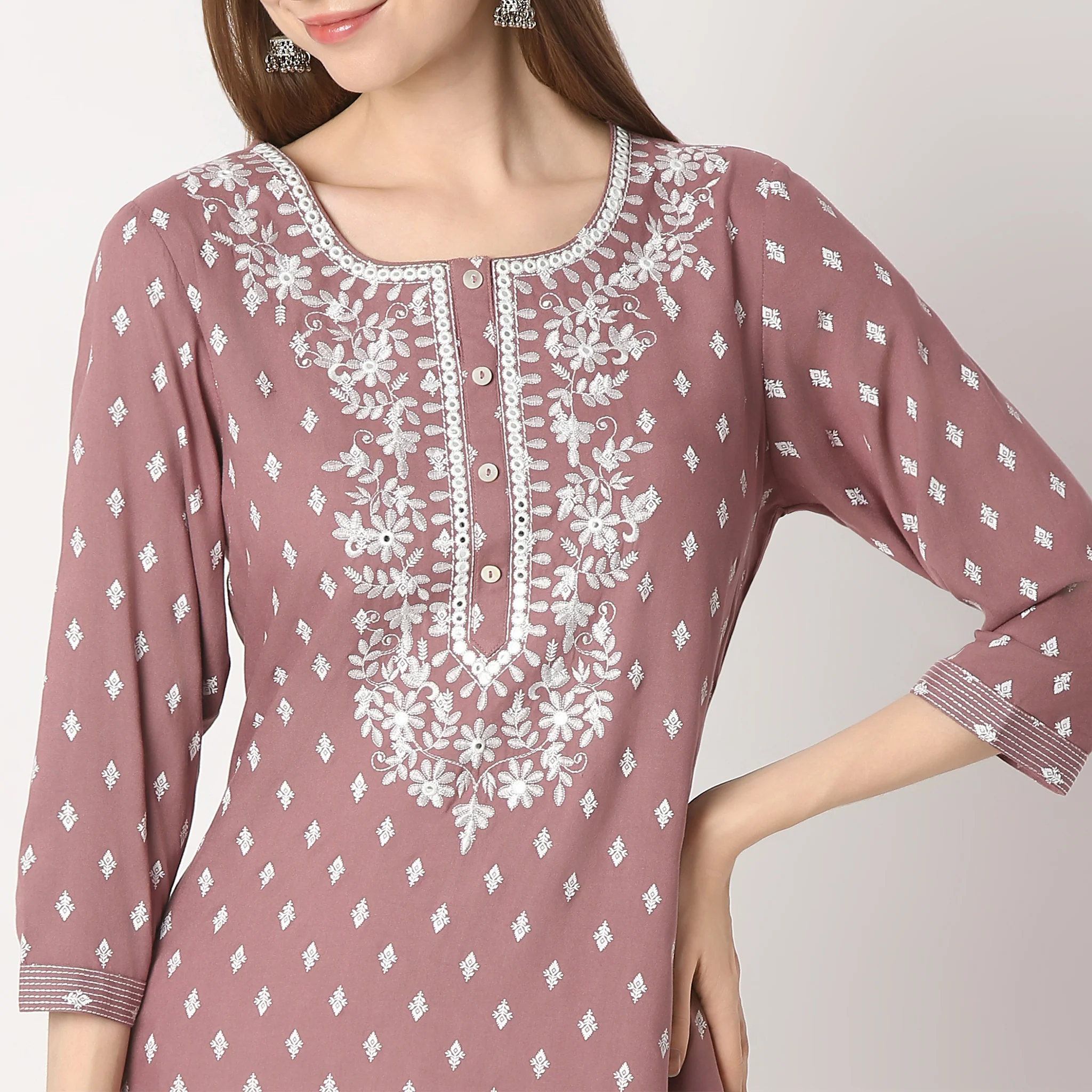 Straight Fit Embroidered Below Knee Kurta - Image 4