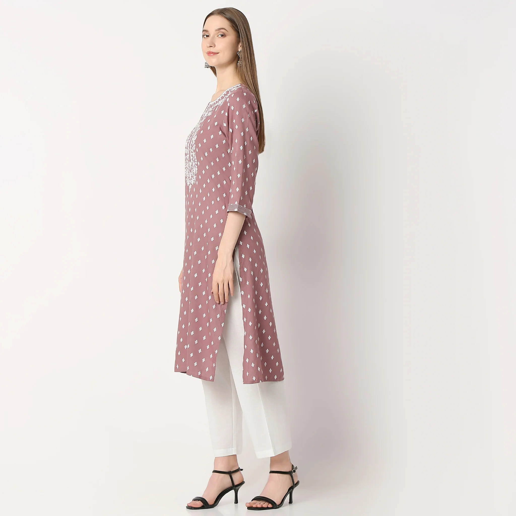 Straight Fit Embroidered Below Knee Kurta - Image 5