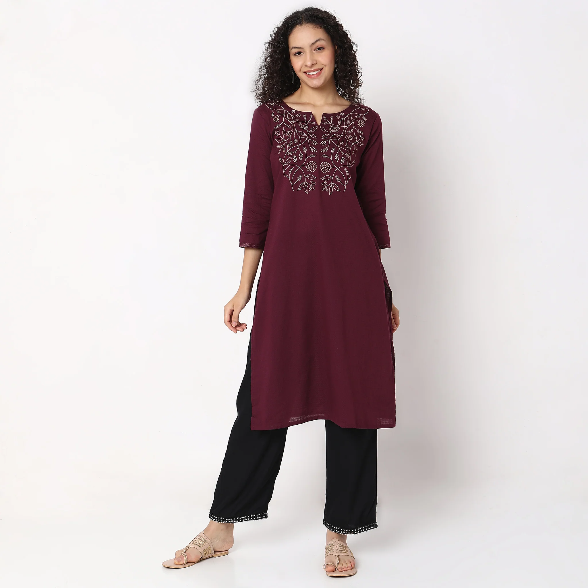 Straight Fit Embroidered Kurta - Image 2