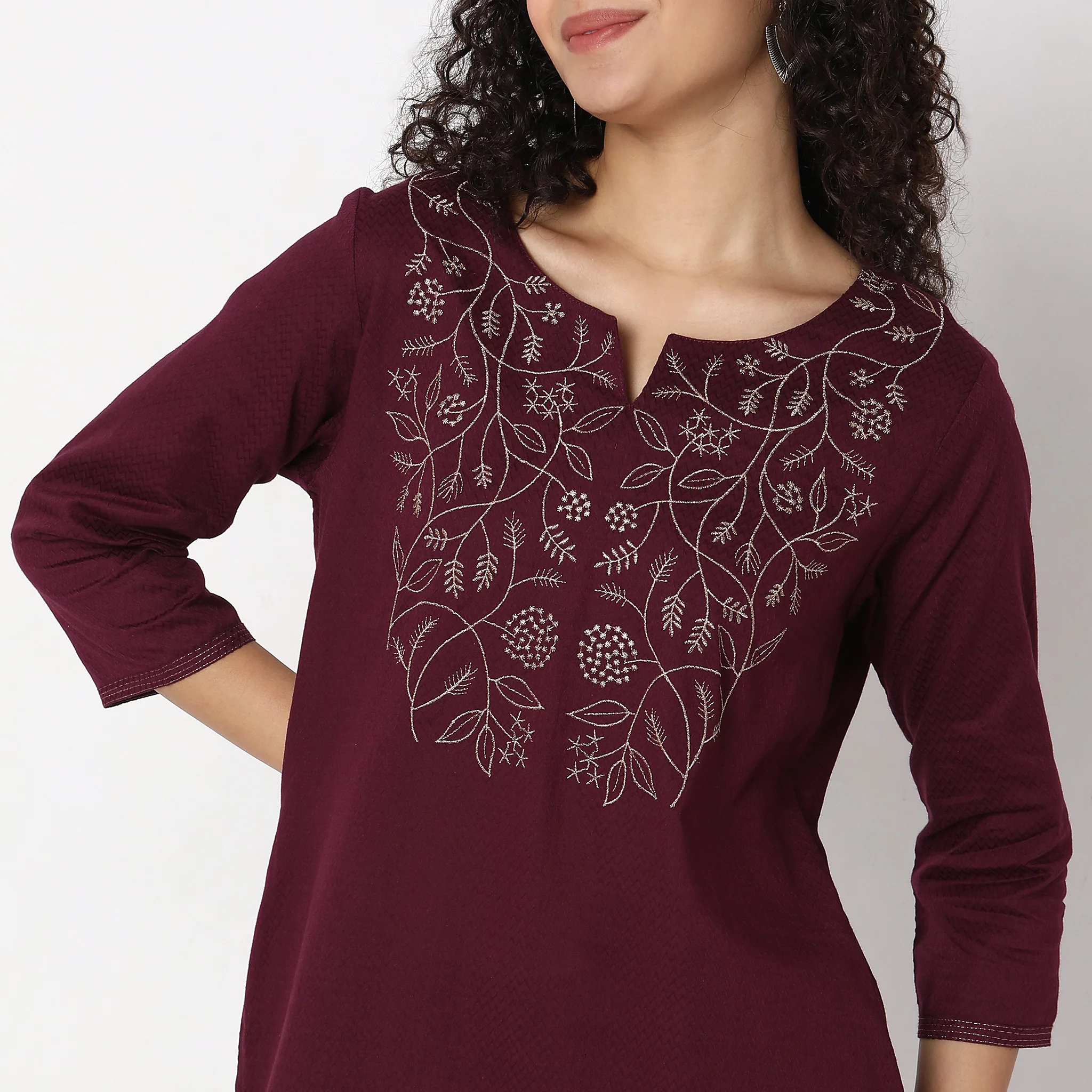 Straight Fit Embroidered Kurta - Image 4