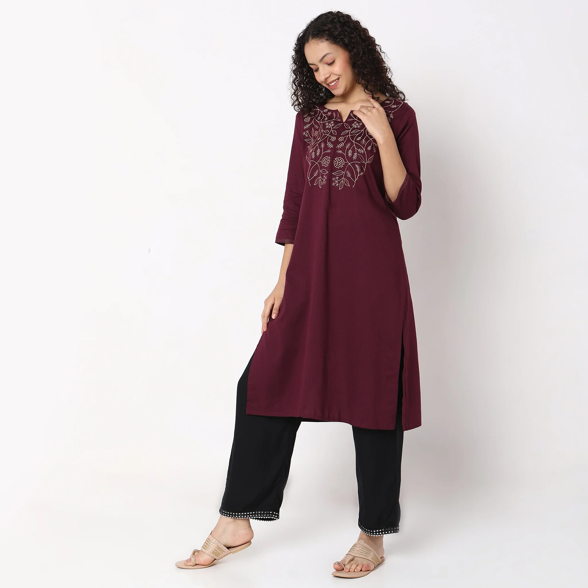 Straight Fit Embroidered Kurta - Image 5