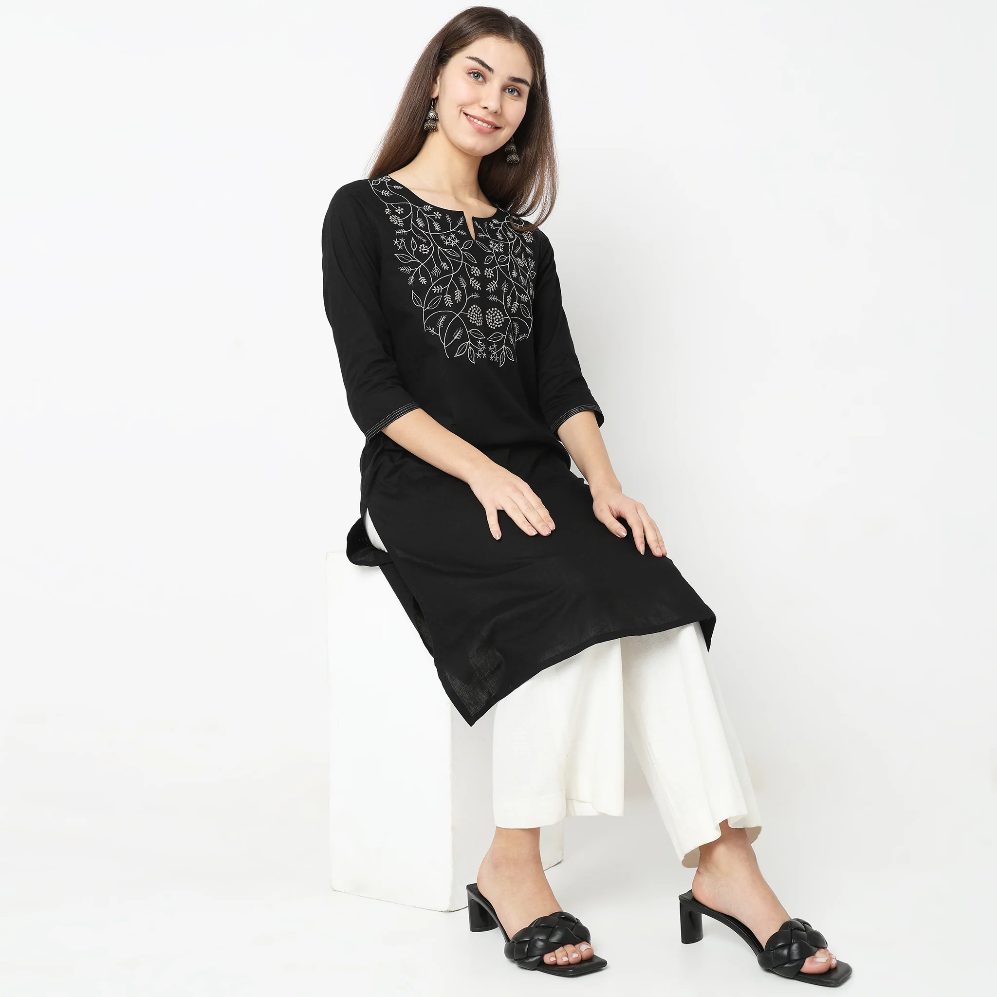 Straight Fit Embroidered Kurta - Image 6