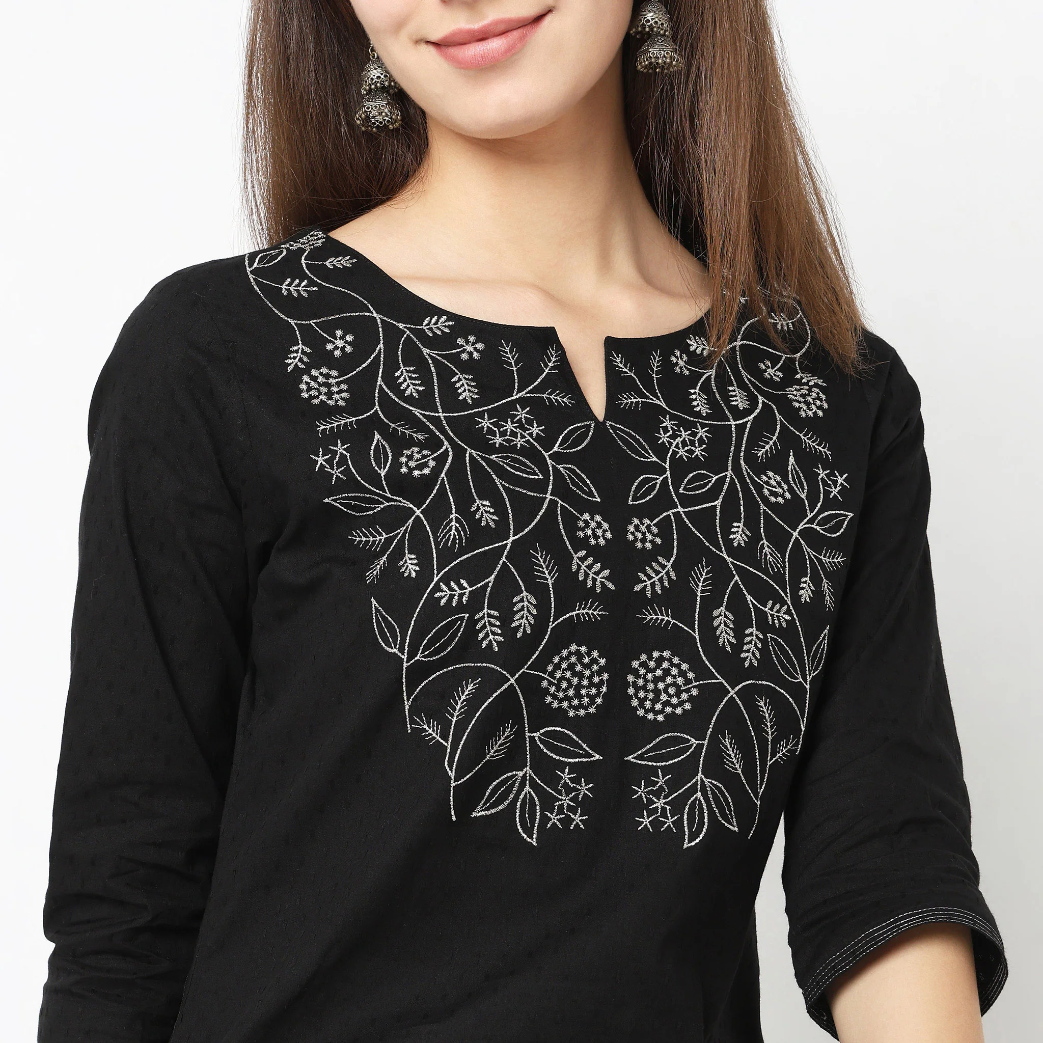Straight Fit Embroidered Kurta - Image 8