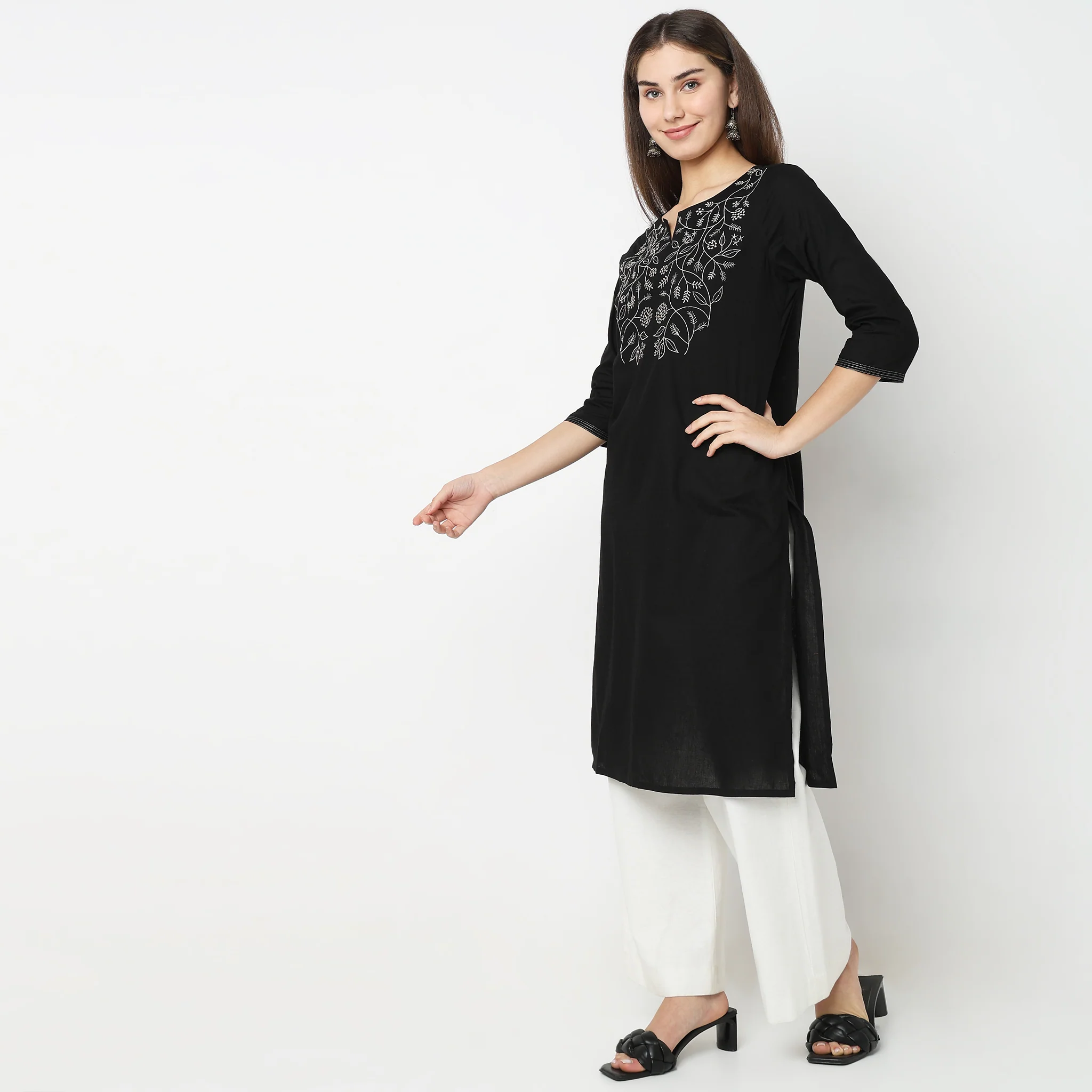 Straight Fit Embroidered Kurta - Image 9