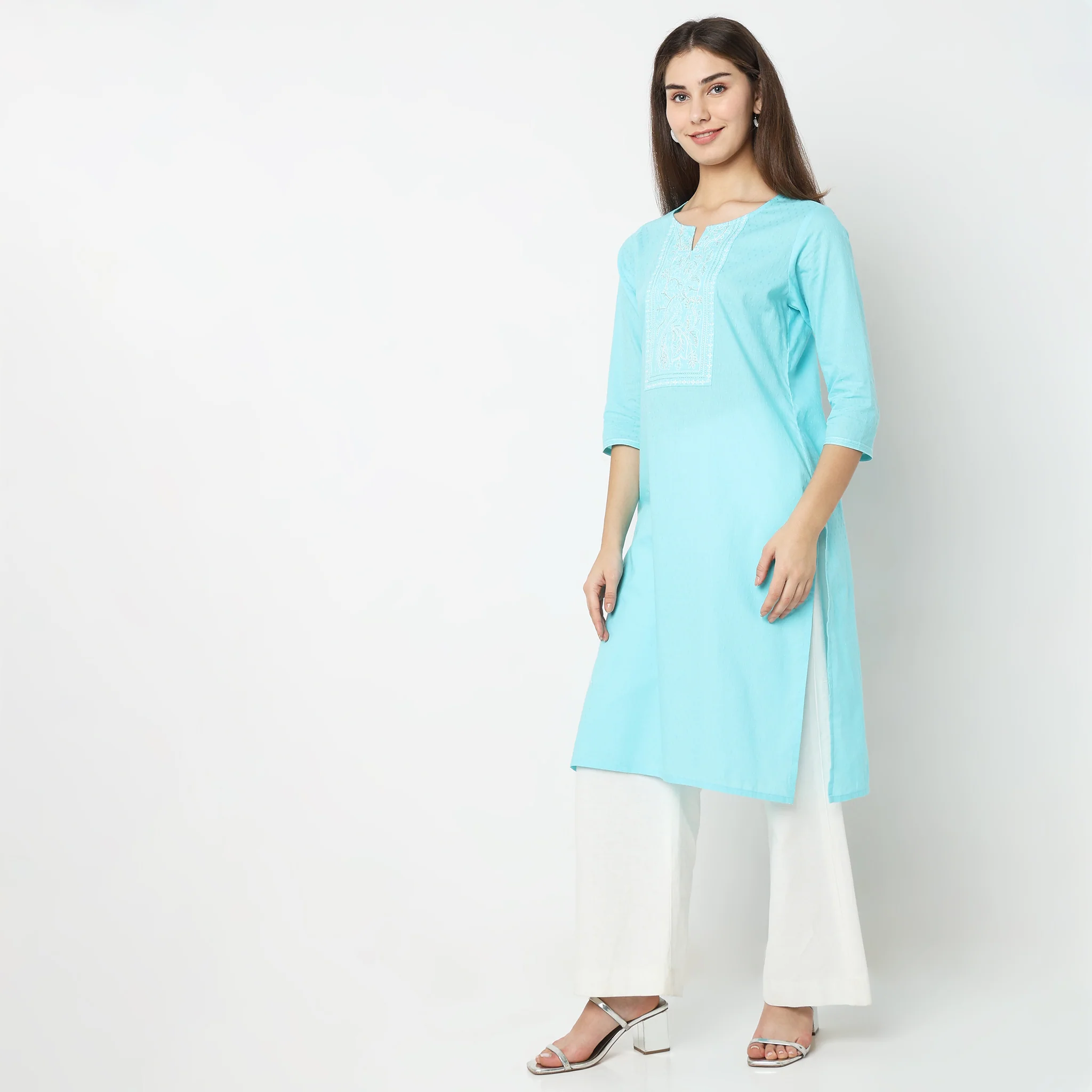Straight Fit Embroidered Kurta - Image 5