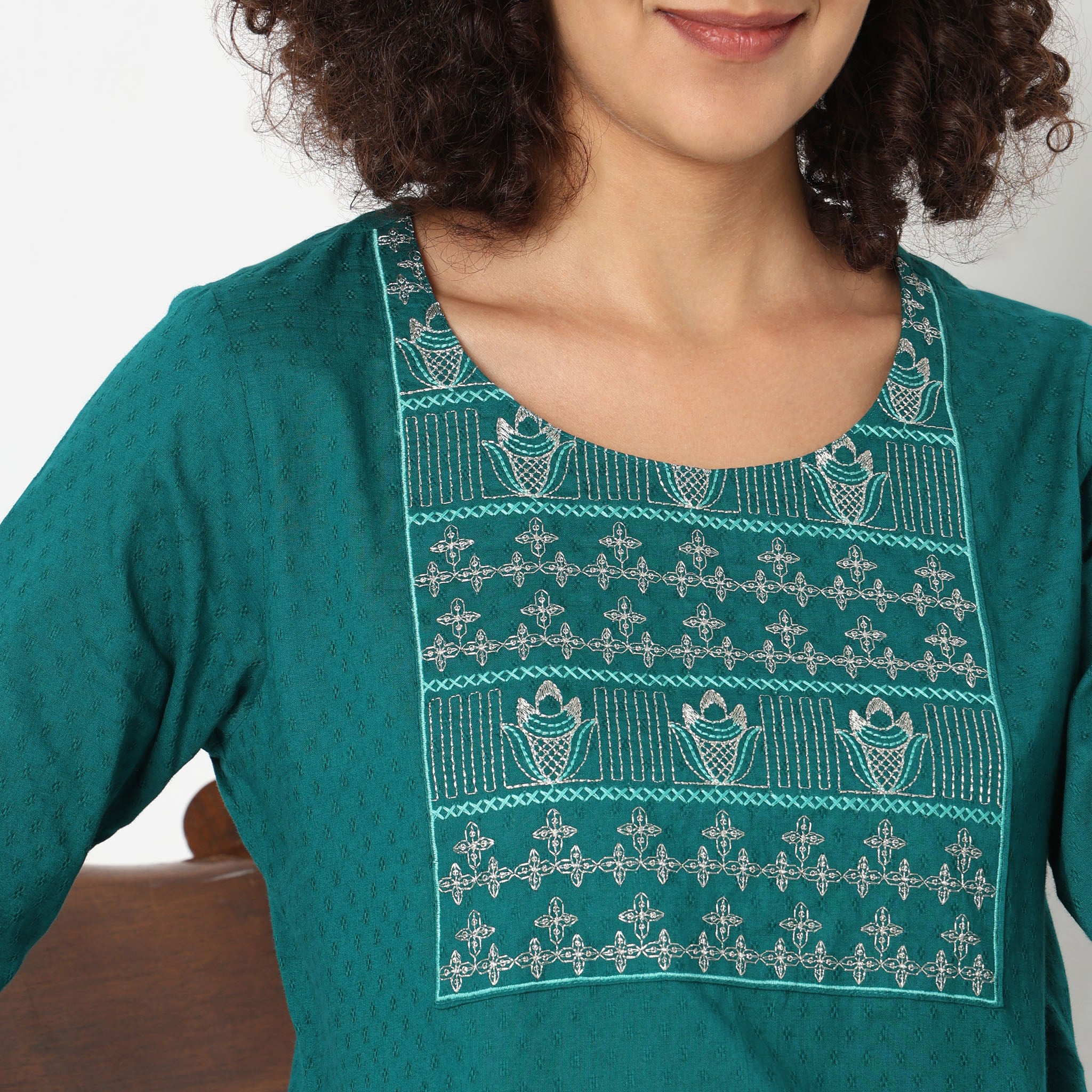 Straight Fit Embroidered Kurta - Image 4