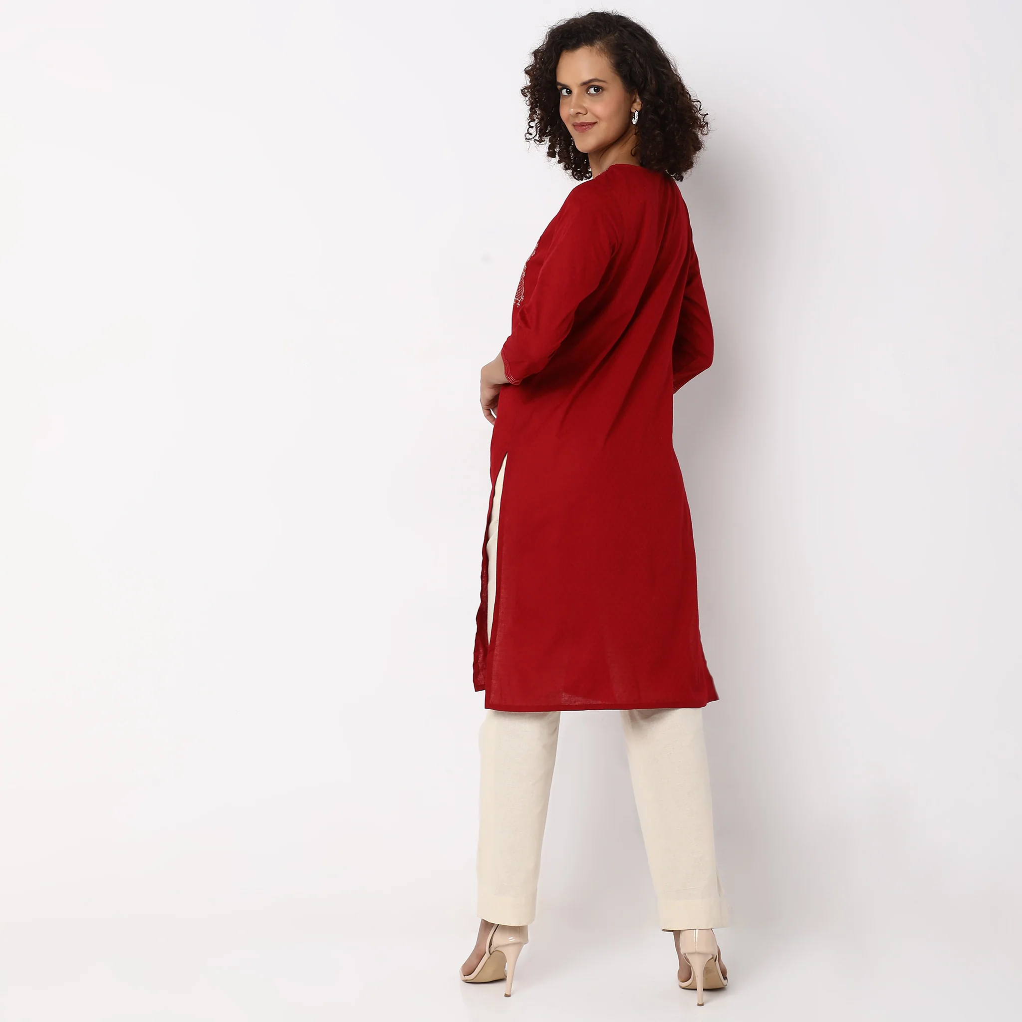 Straight Fit Embroidered Kurta - Image 3