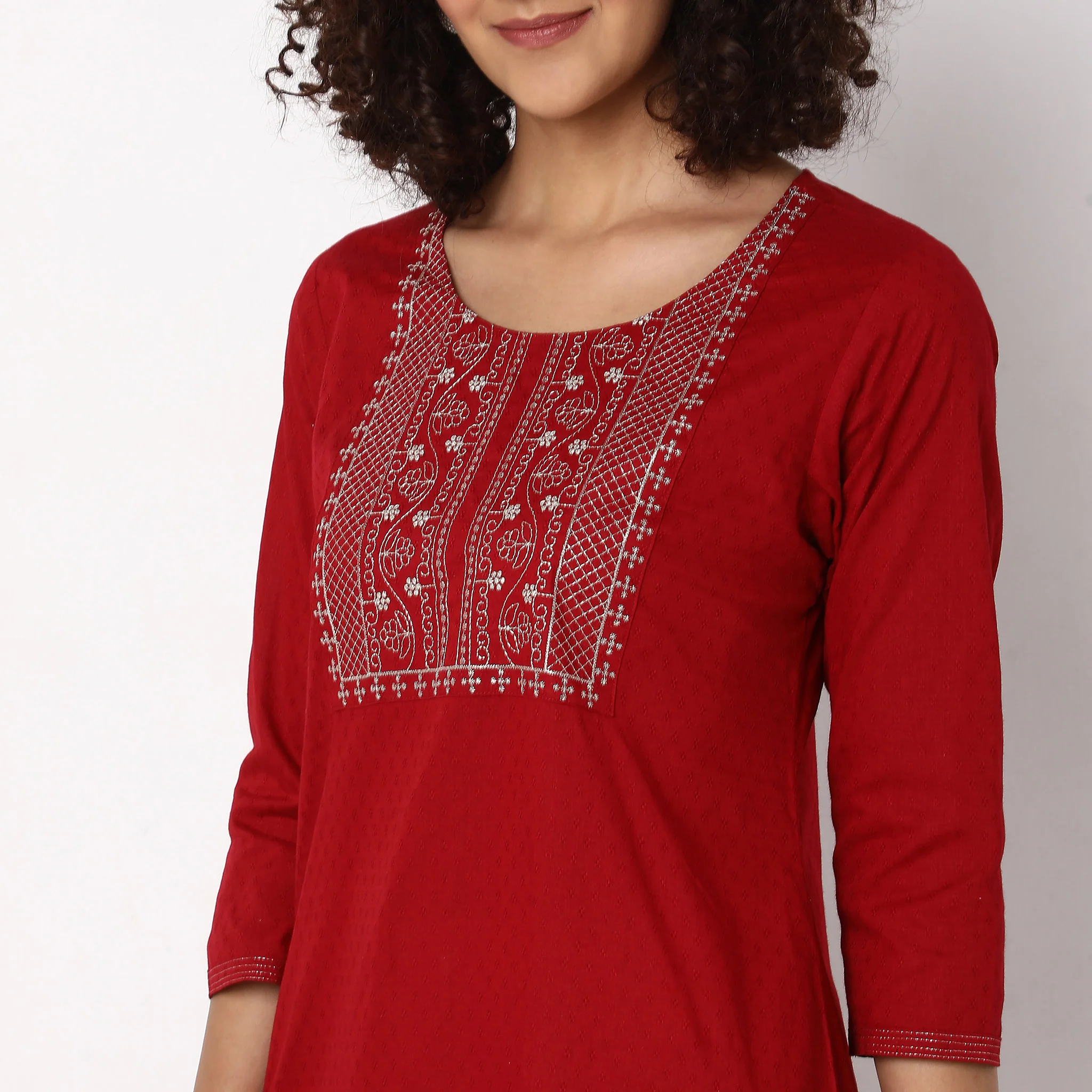 Straight Fit Embroidered Kurta - Image 4