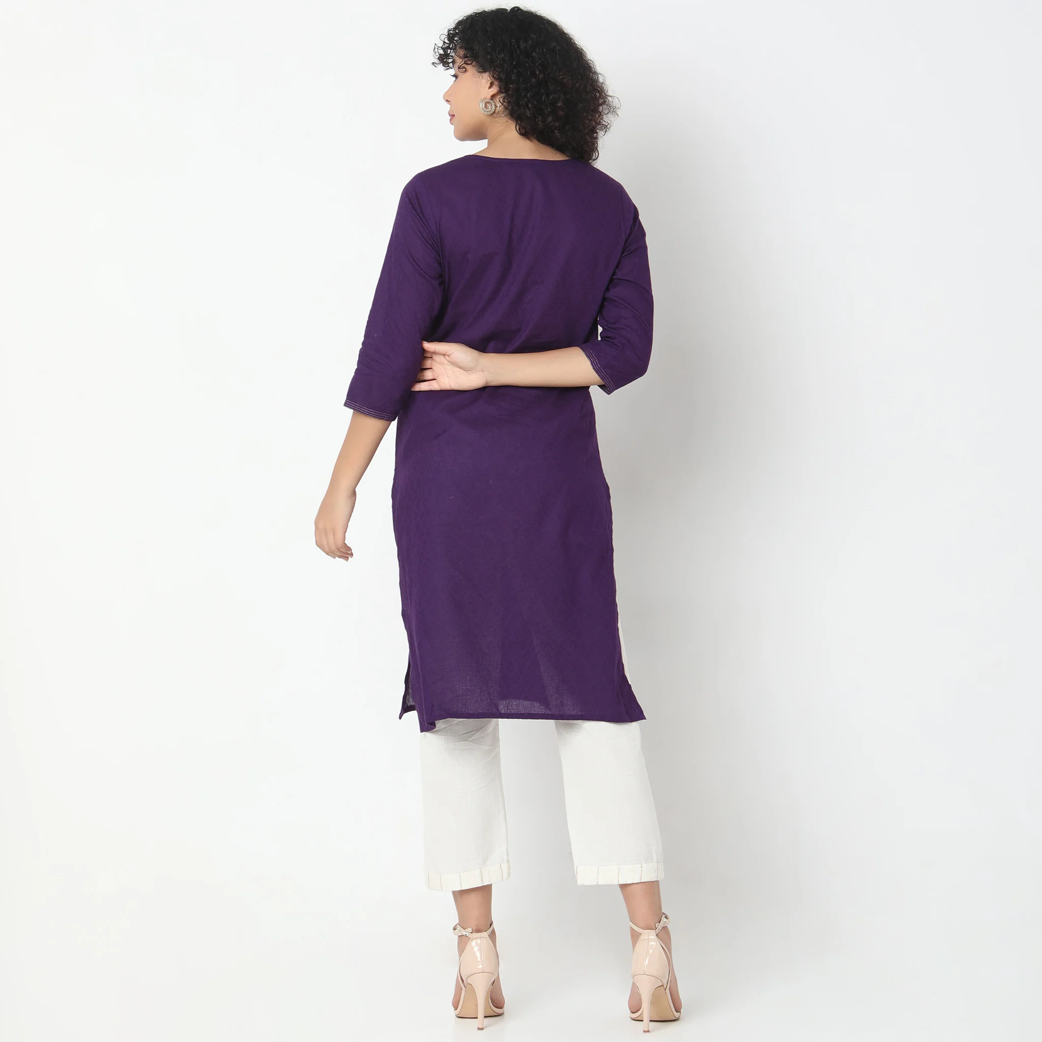 Straight Fit Embroidered Kurta - Image 3
