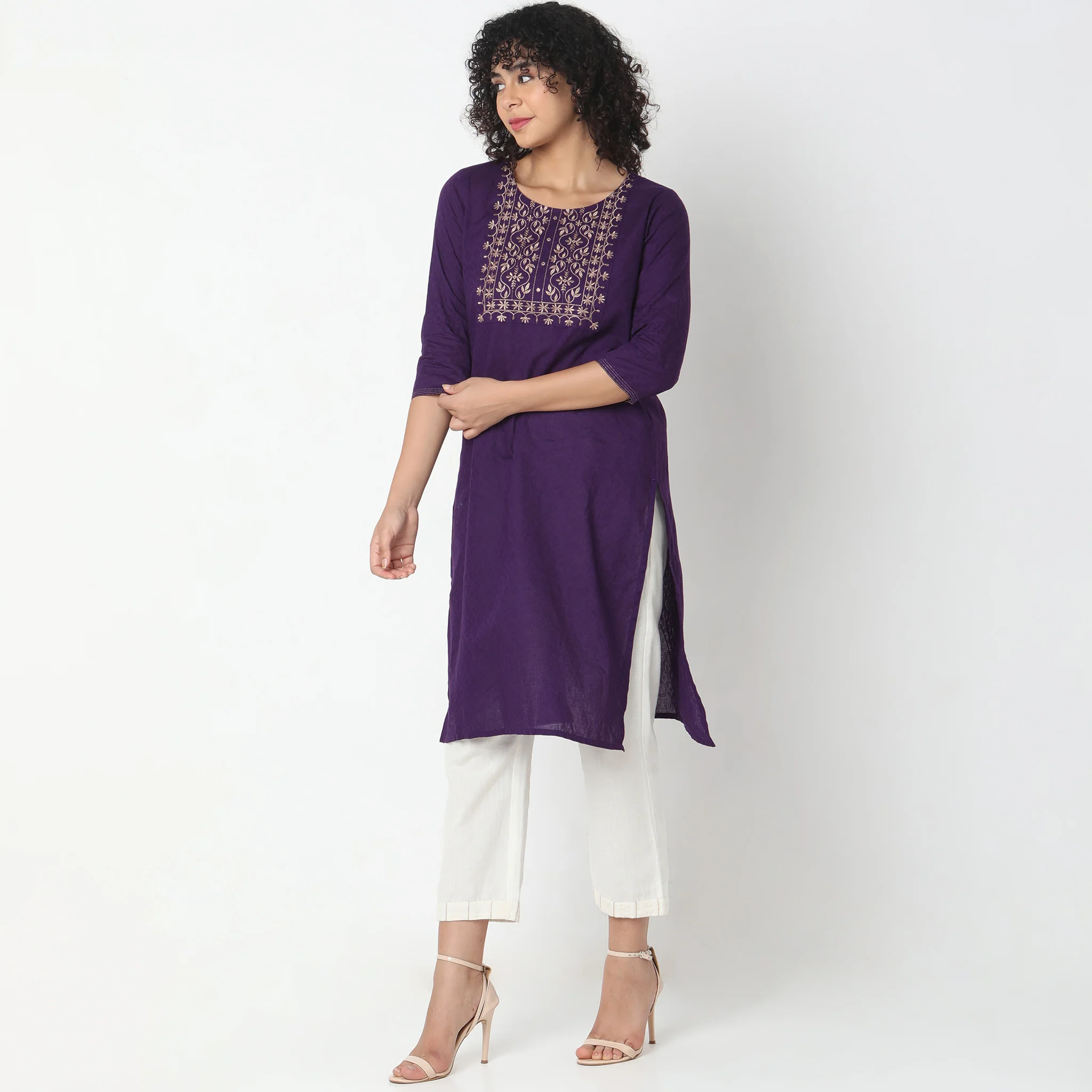 Straight Fit Embroidered Kurta - Image 5