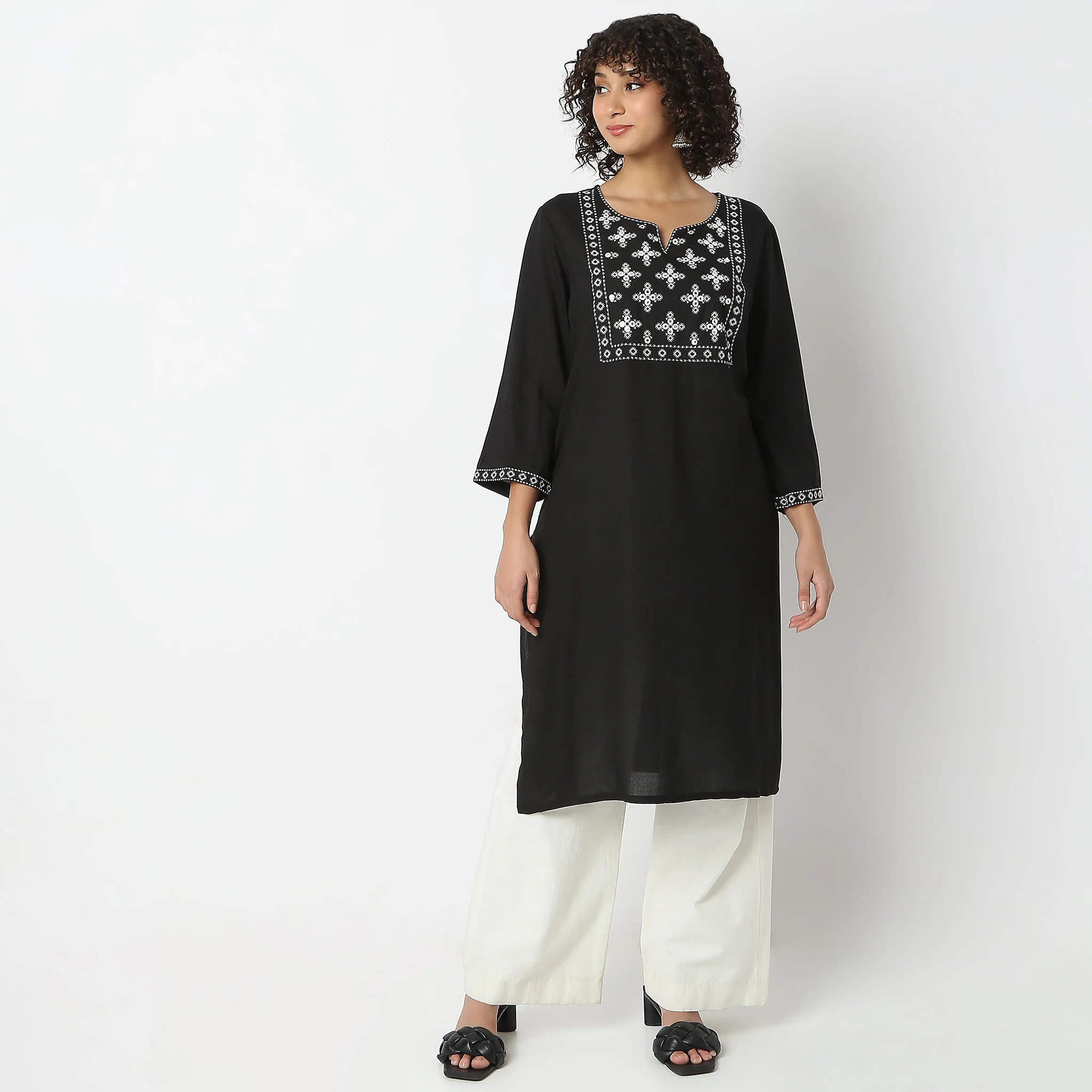 Straight Fit Embroidered Kurta - Image 2
