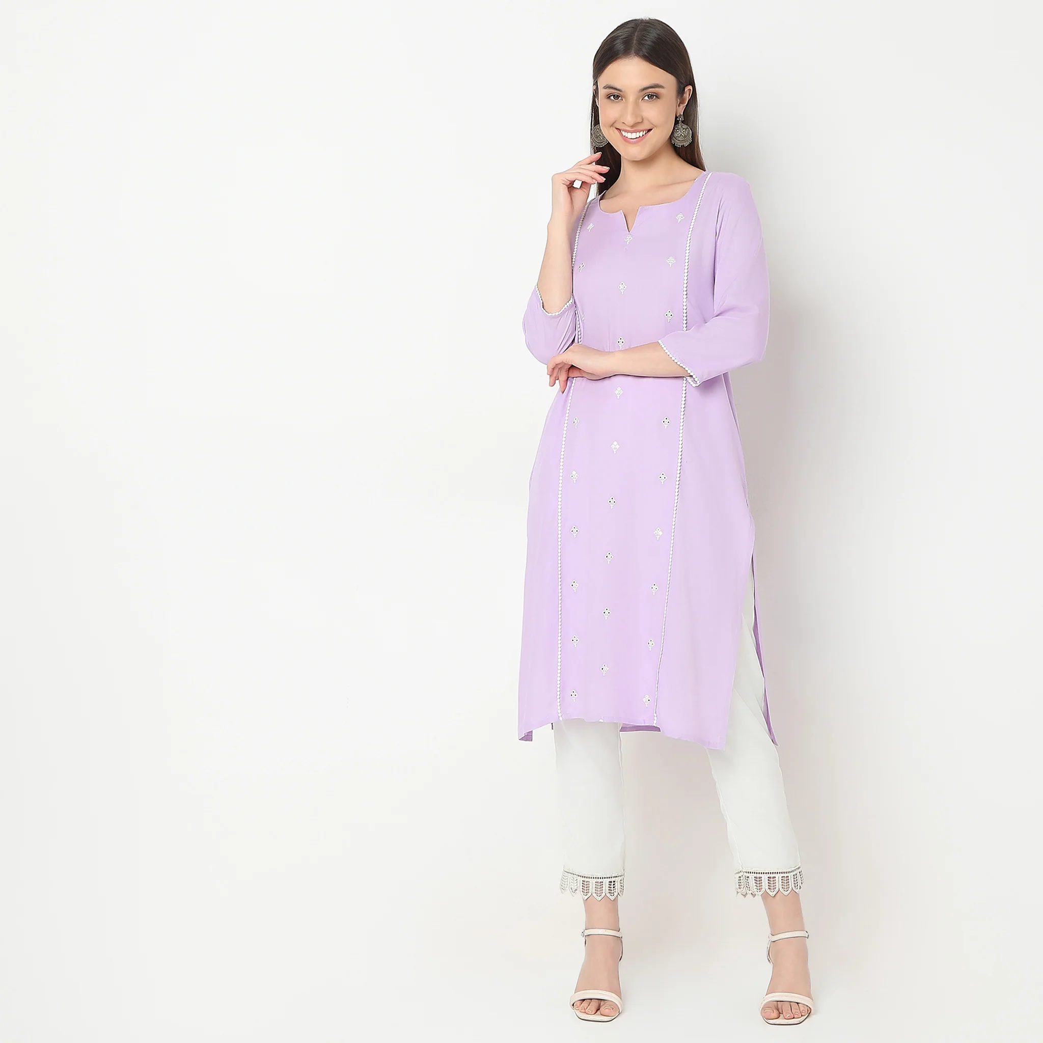 Straight Fit Embroidered Kurta - Image 2