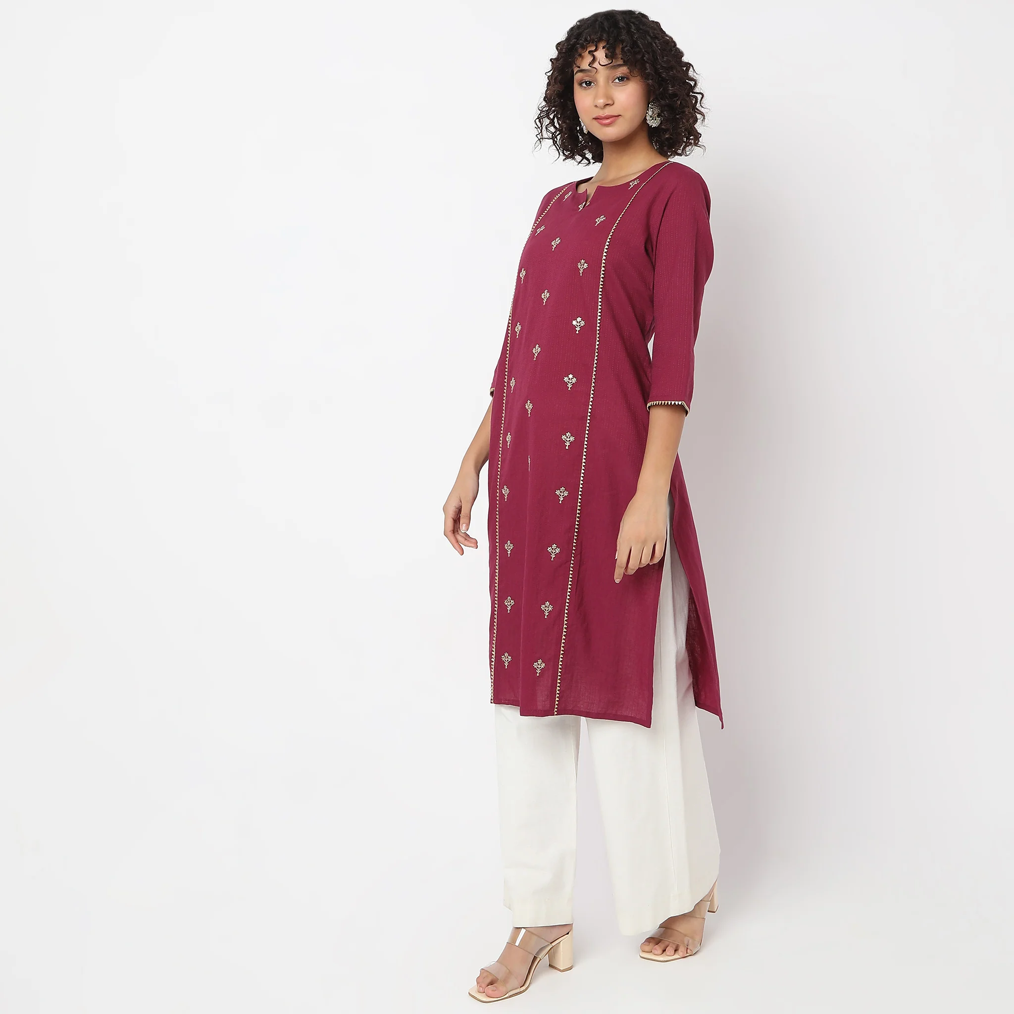 Straight Fit Embroidered Kurta - Image 10