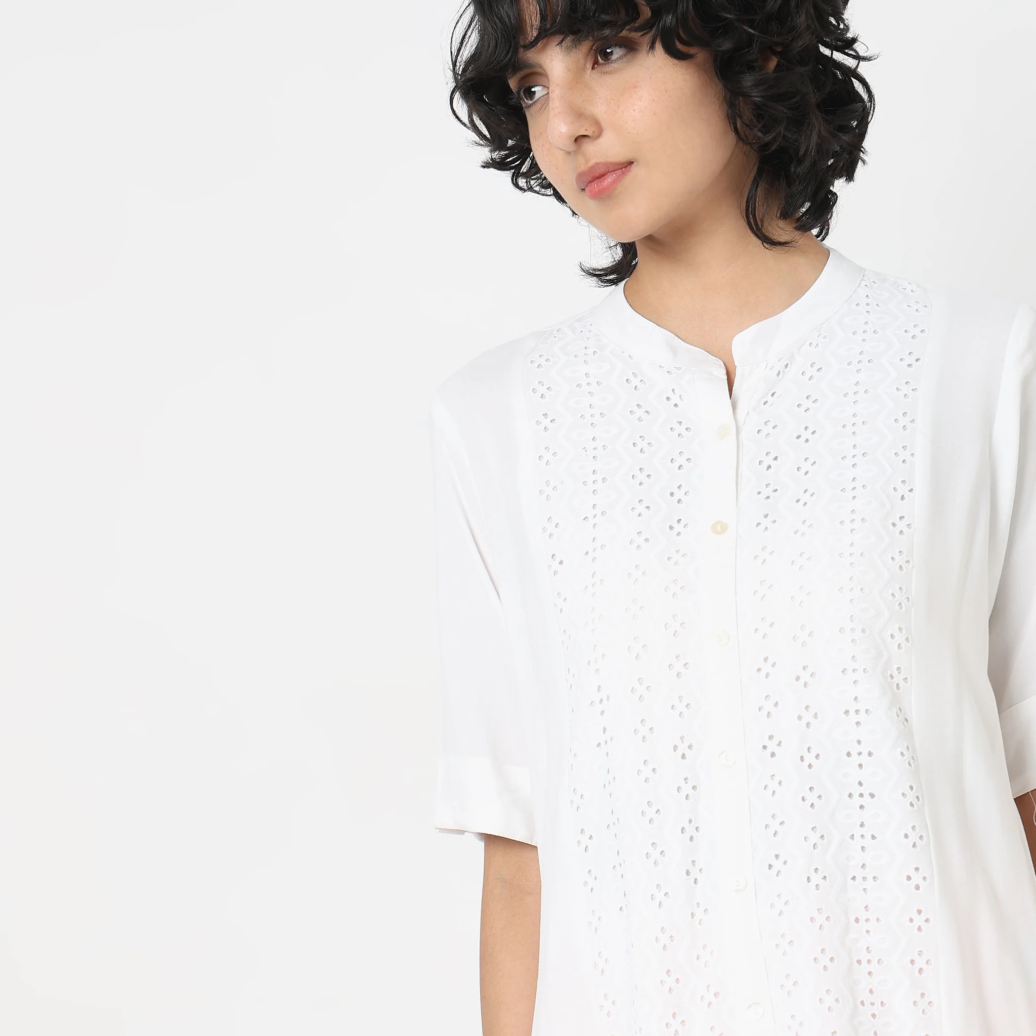 Straight Fit Embroidered Kurta - Image 4