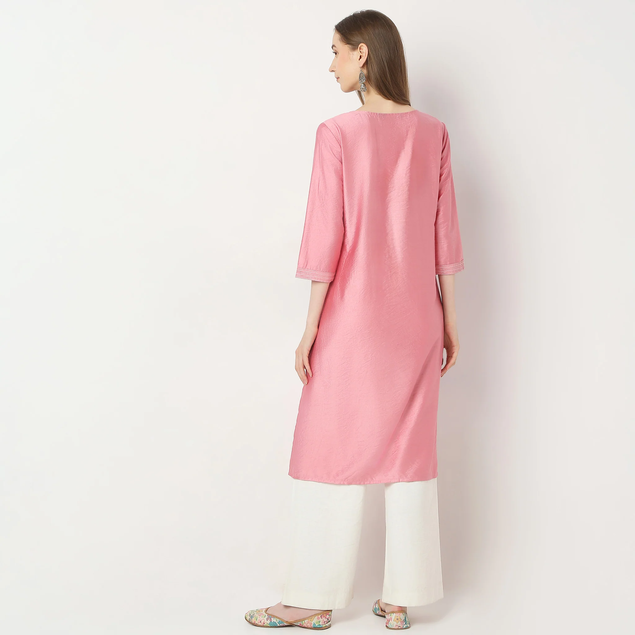 Straight Fit Embroidered Kurta - Image 3