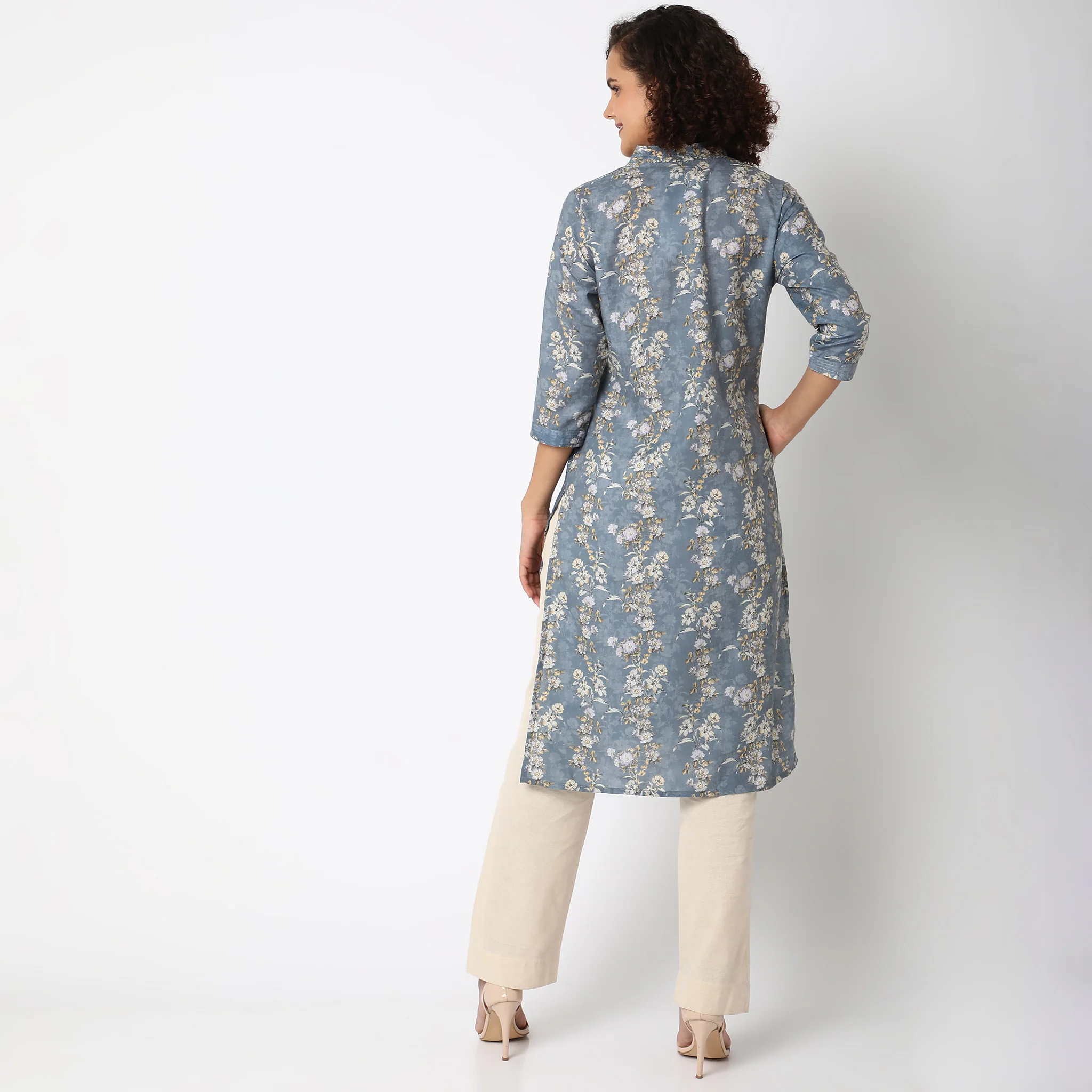 Straight Fit Embroidered Kurta - Image 3