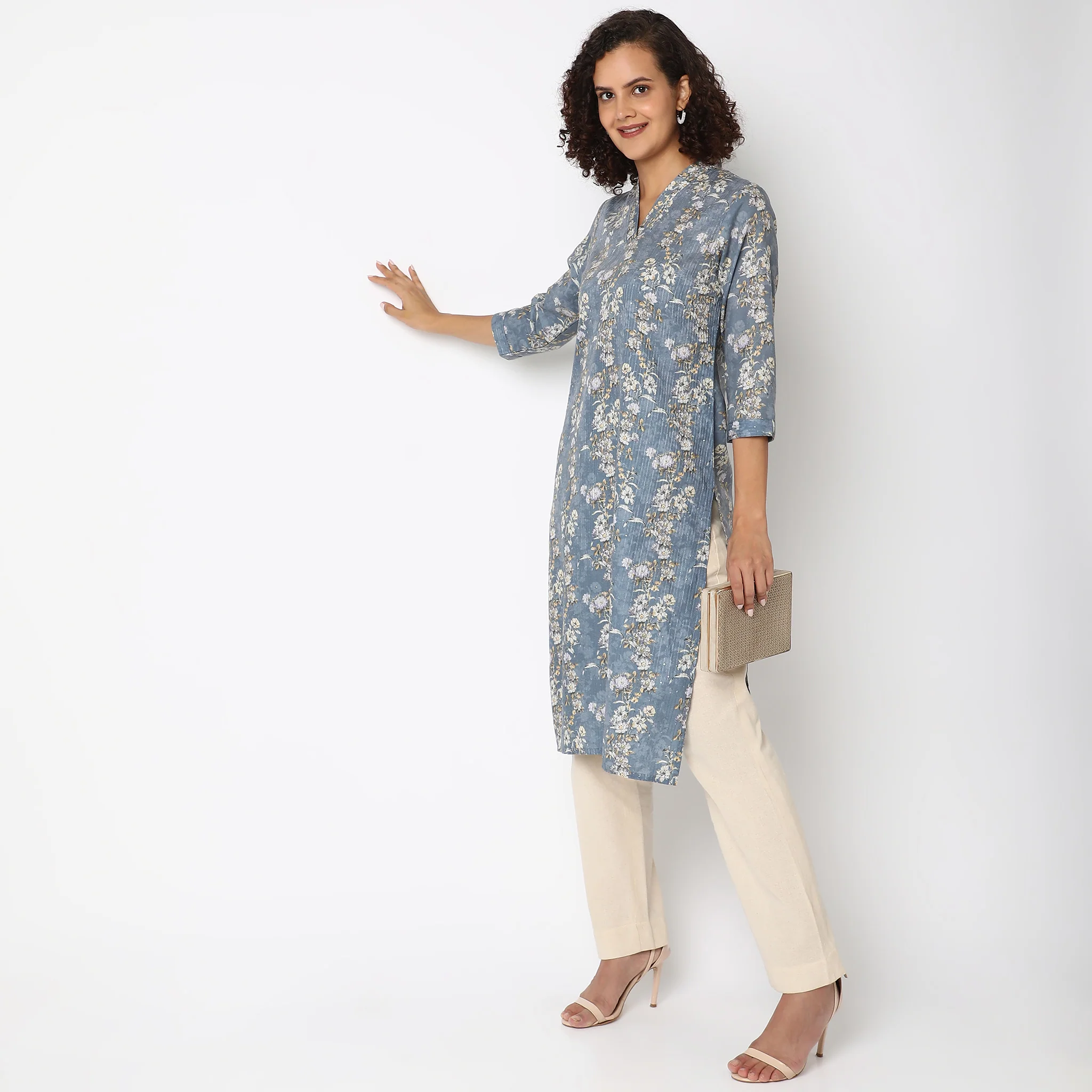 Straight Fit Embroidered Kurta - Image 5