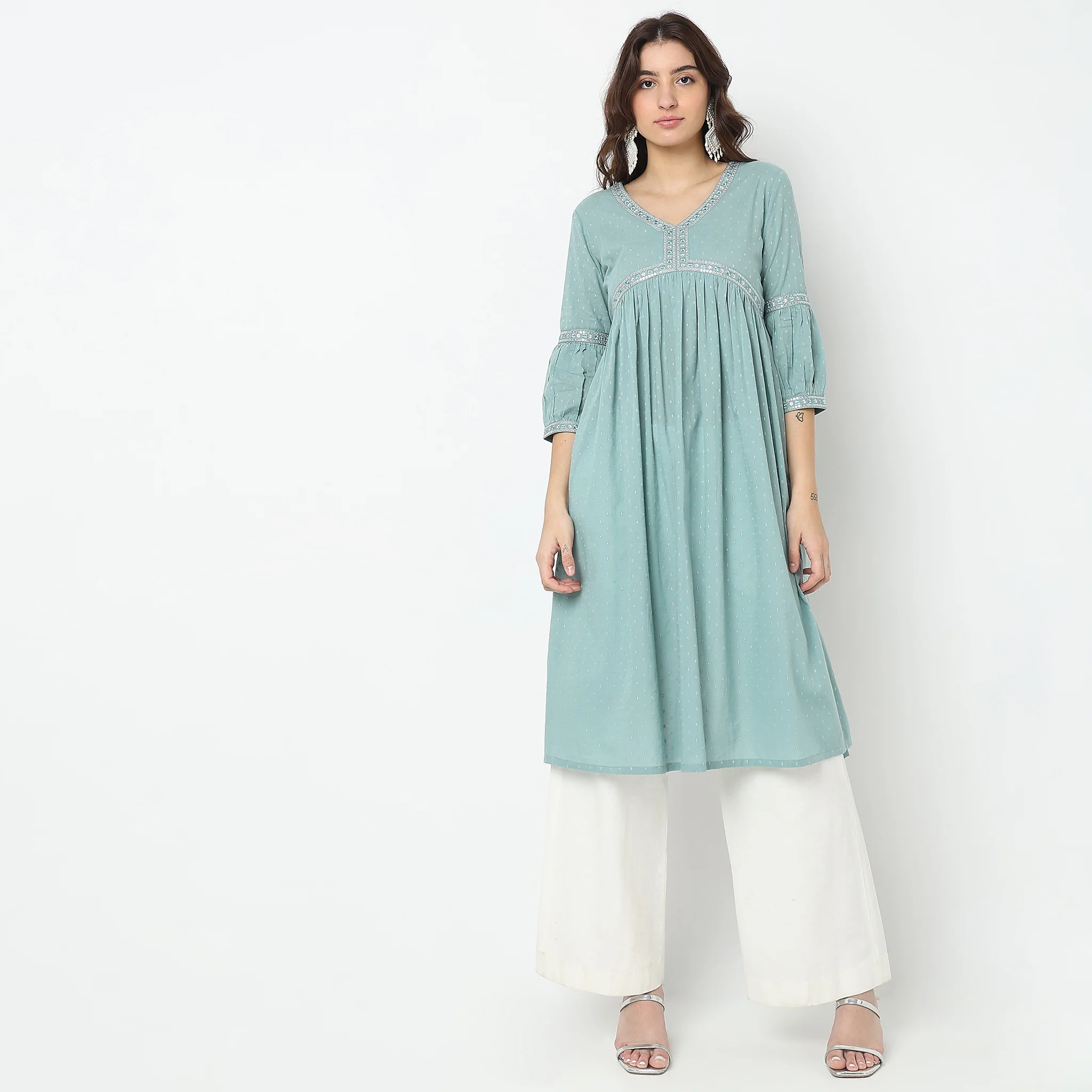 Straight Fit Embroidered Kurta - Image 2