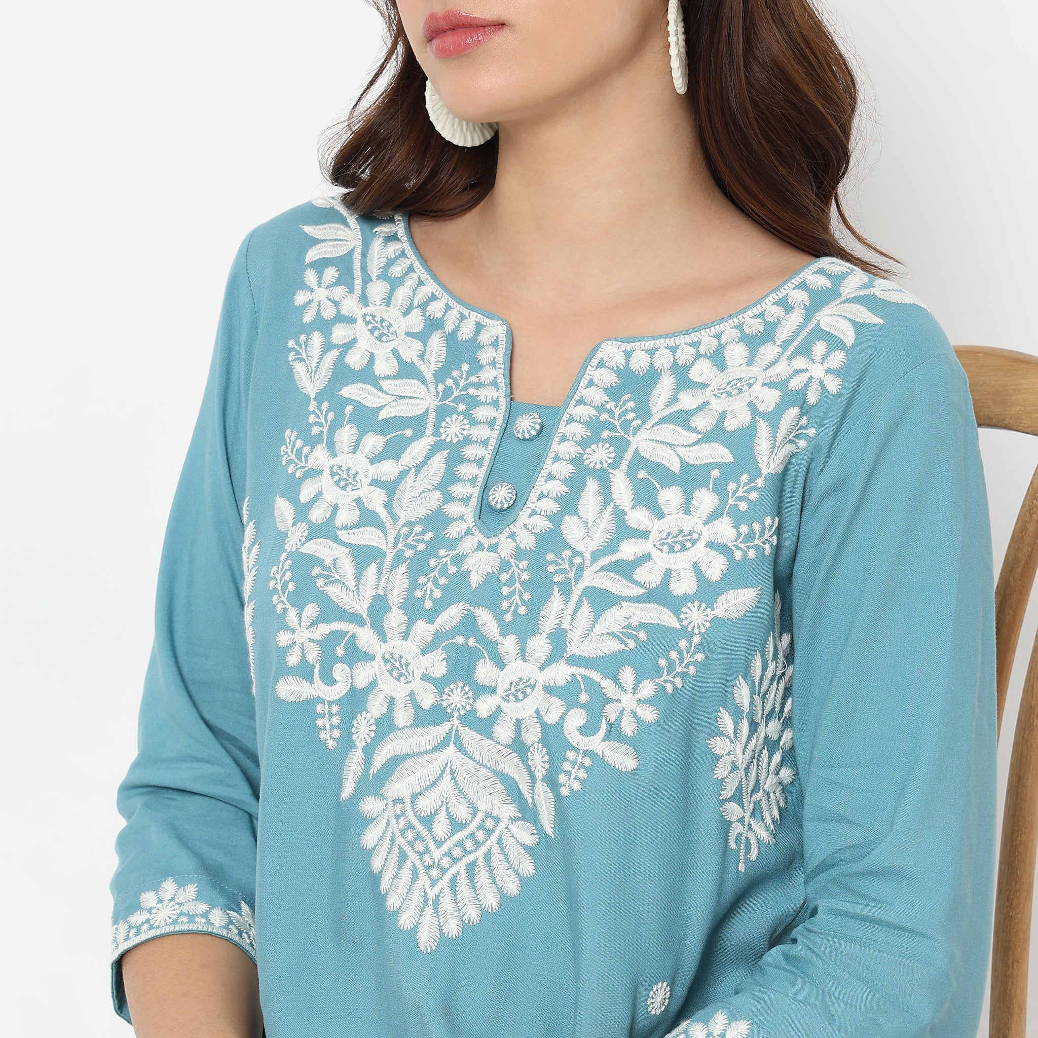 Straight Fit Embroidered Kurta - Image 4