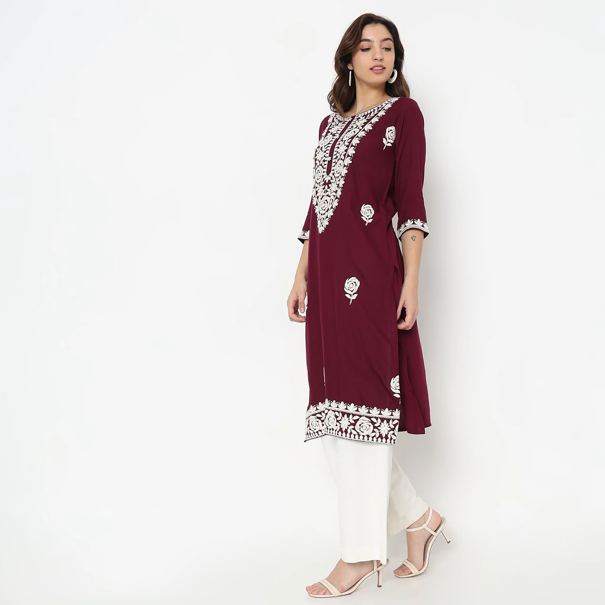 Straight Fit Embroidered Kurta - Image 10