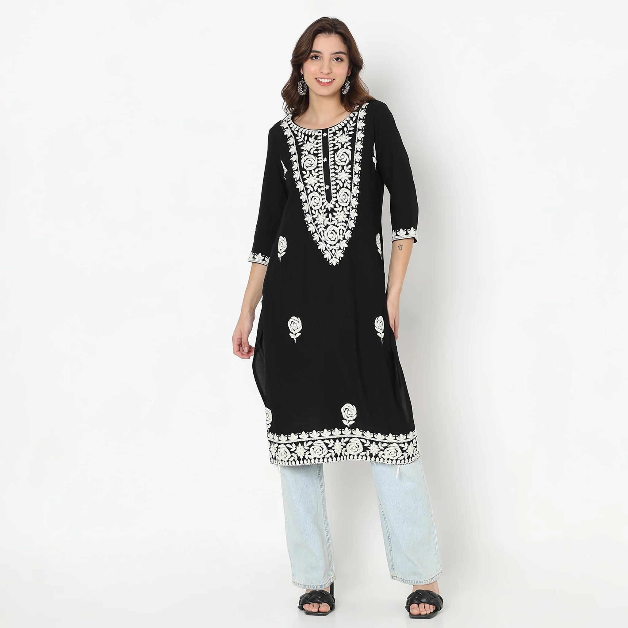 Straight Fit Embroidered Kurta - Image 2