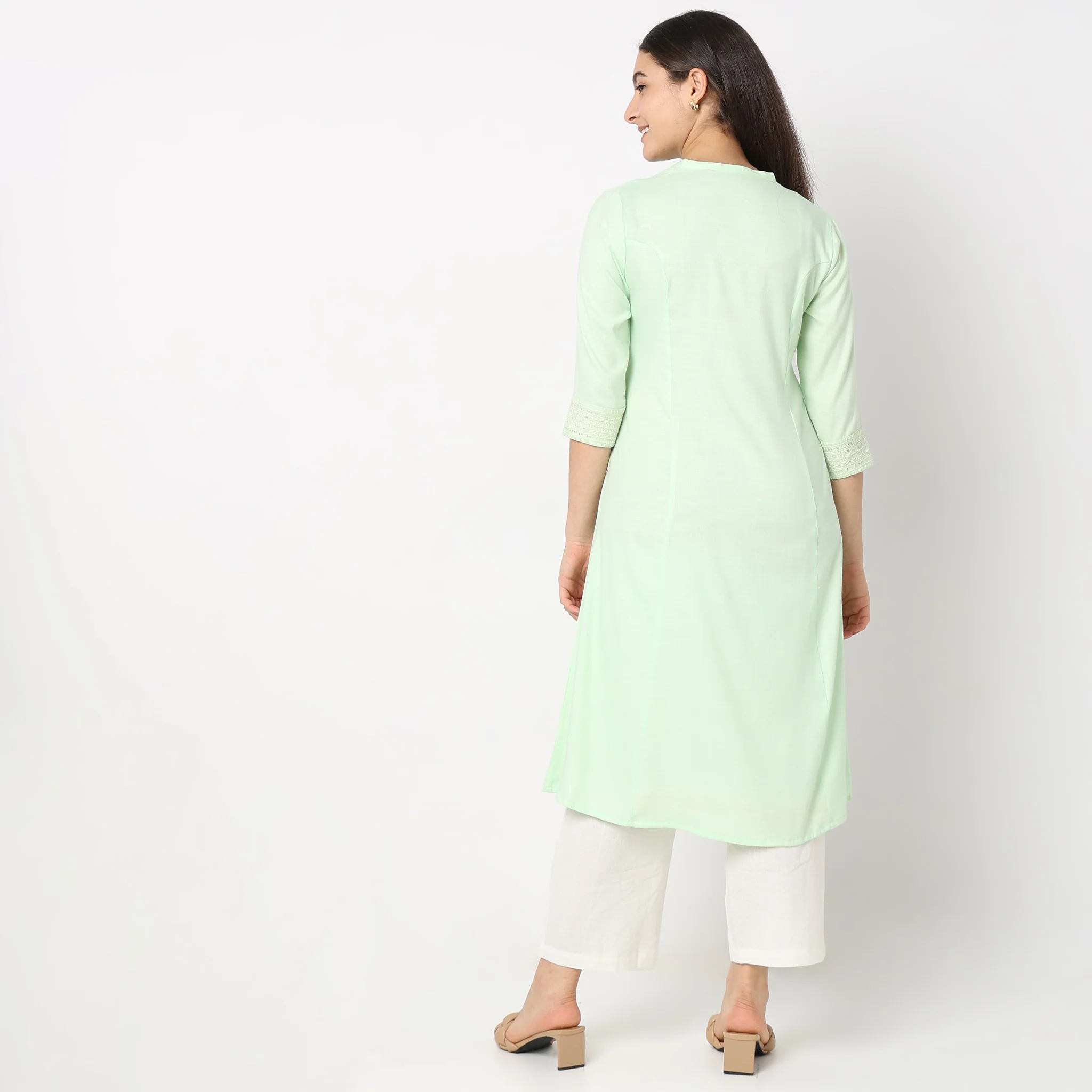 Straight Fit Embroidered Kurta - Image 3