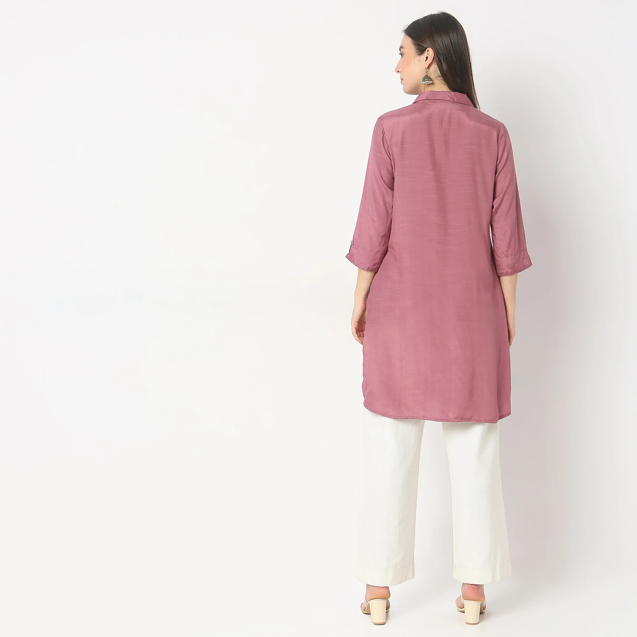 Straight Fit Embroidered Kurta - Image 3