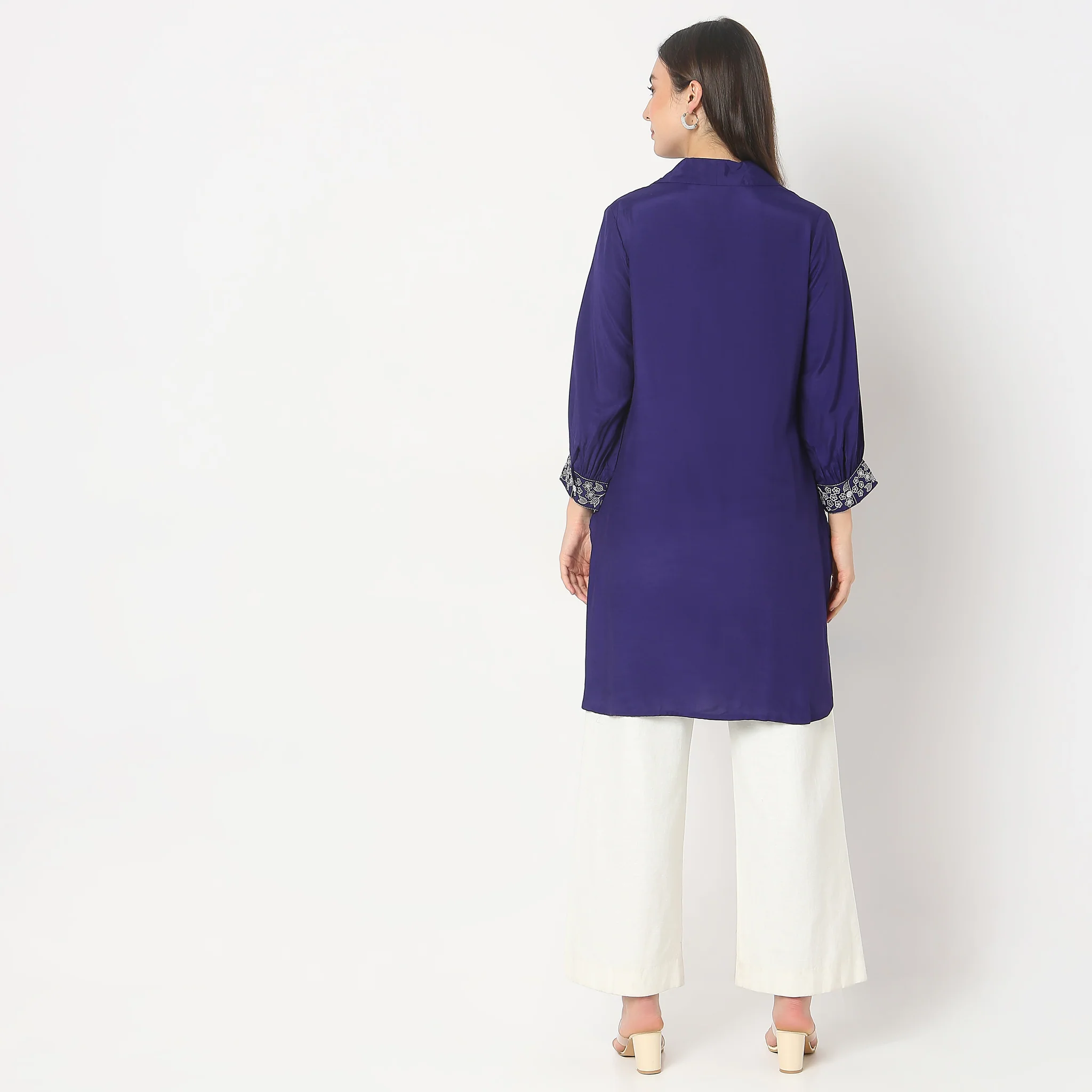 Straight Fit Embroidered Kurta - Image 3