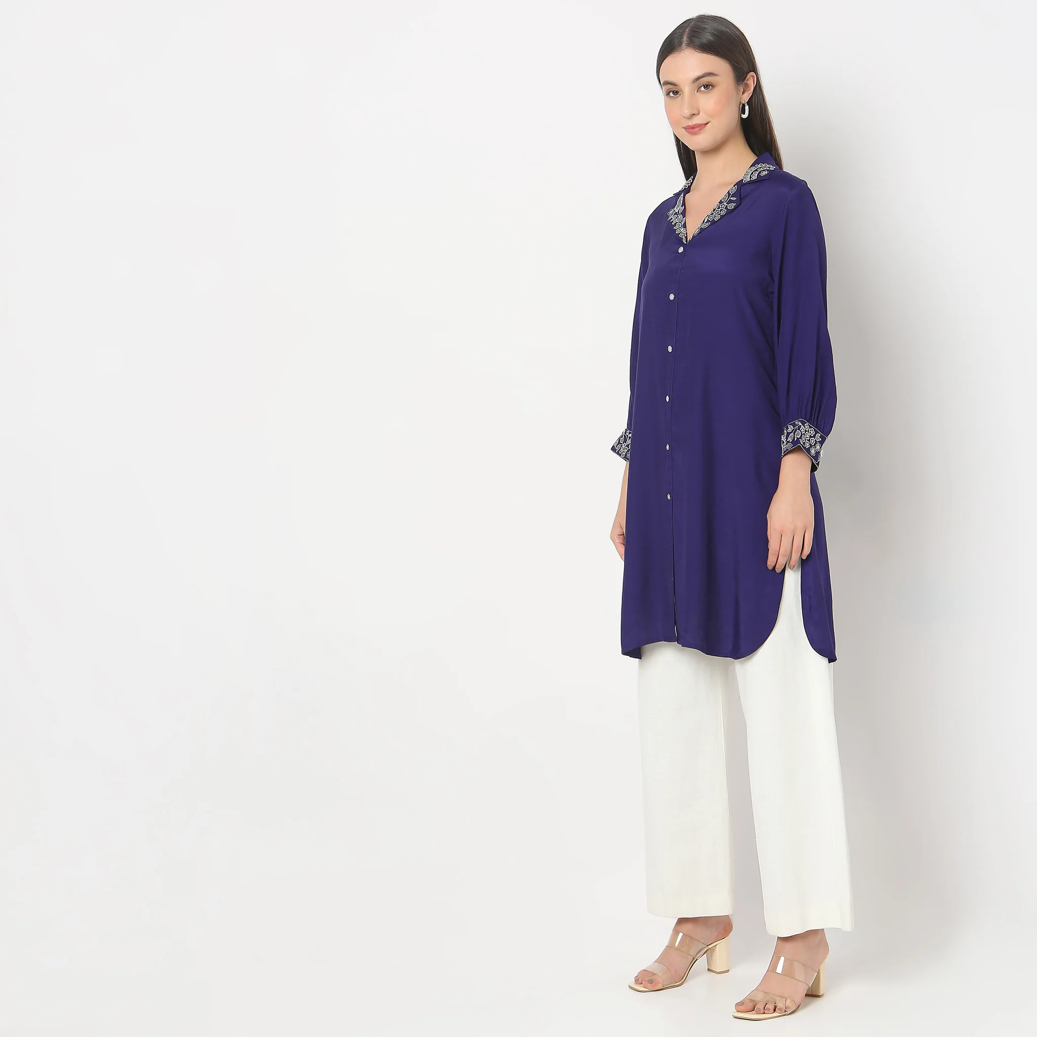 Straight Fit Embroidered Kurta - Image 5