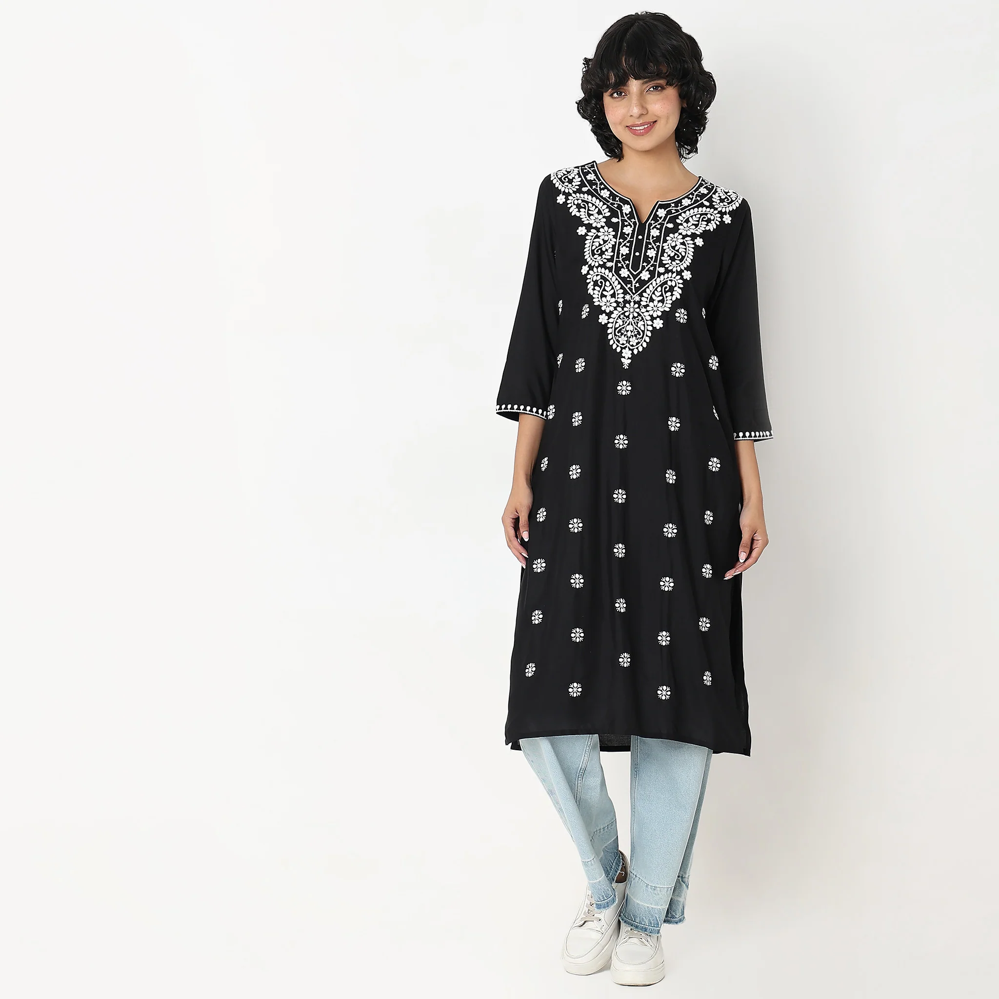 Straight Fit Embroidered Kurta - Image 2
