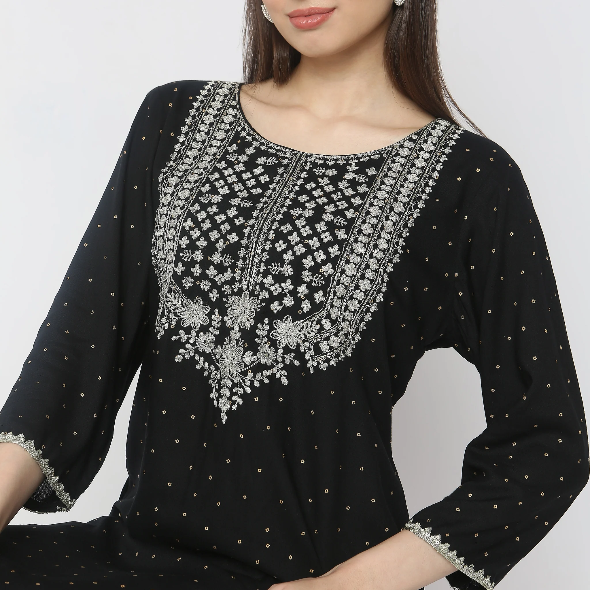 Straight Fit Embroidered Kurta - Image 4