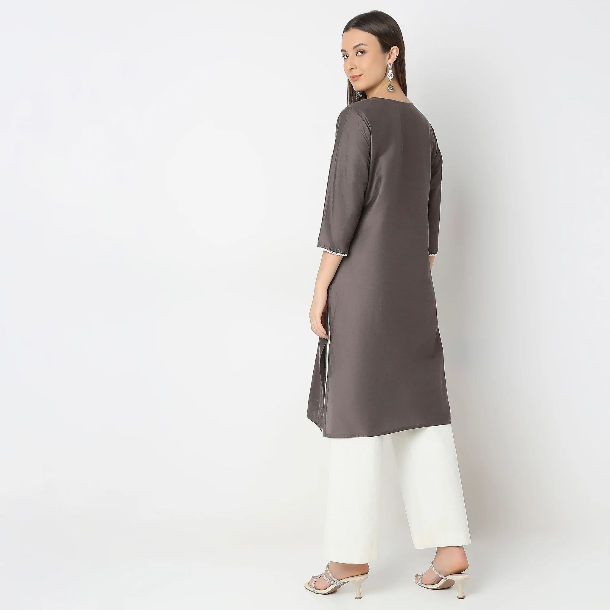 Straight Fit Embroidered Kurta - Image 3