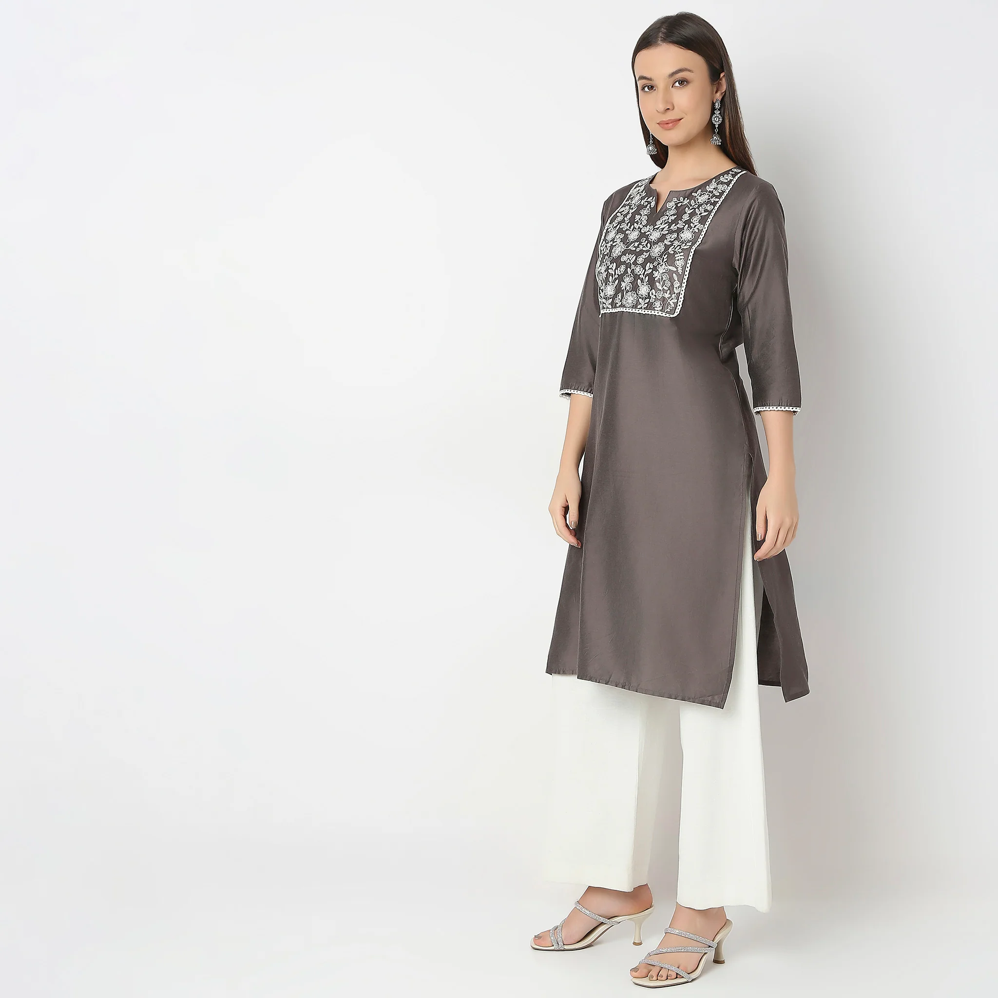 Straight Fit Embroidered Kurta - Image 4
