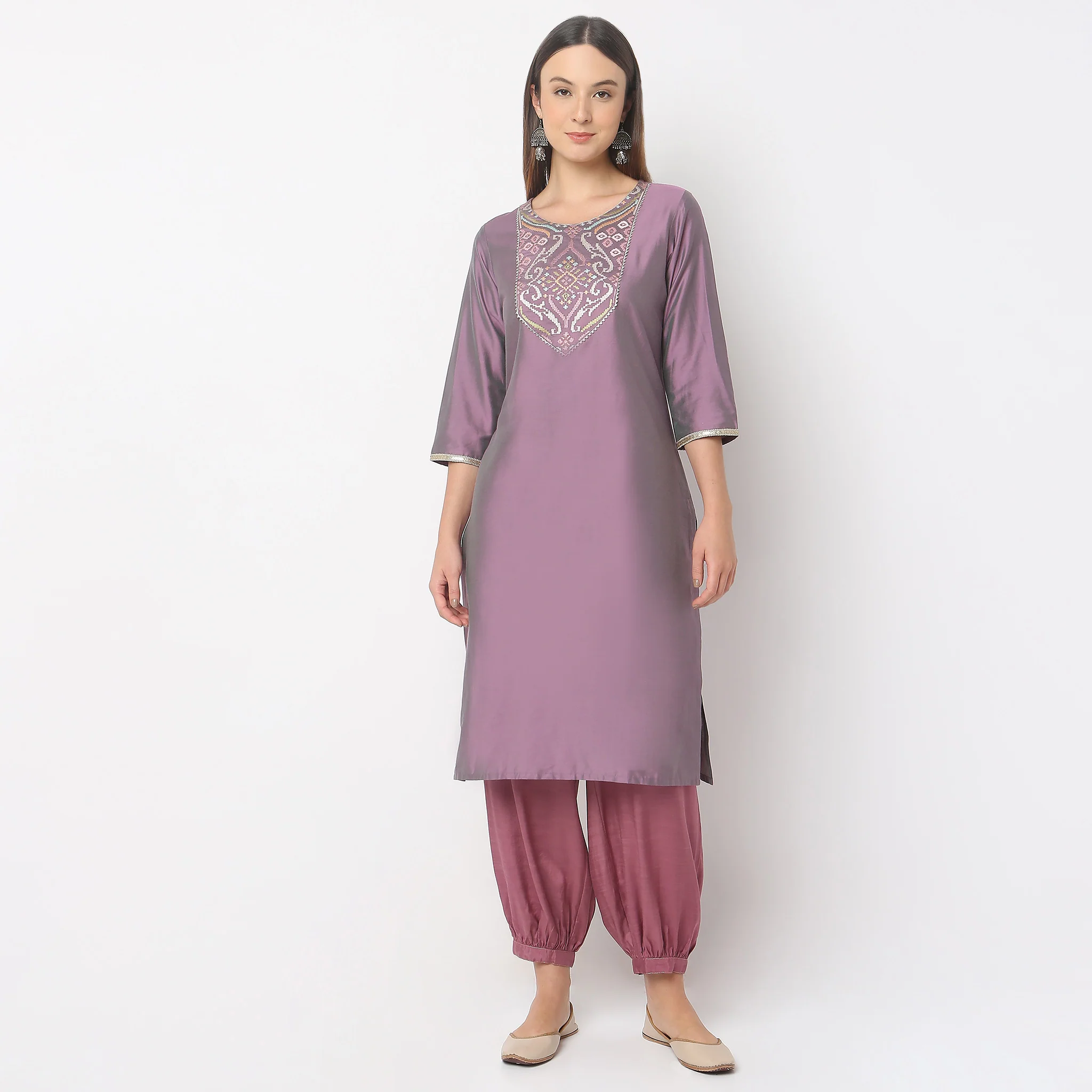 Straight Fit Embroidered Kurta - Image 2