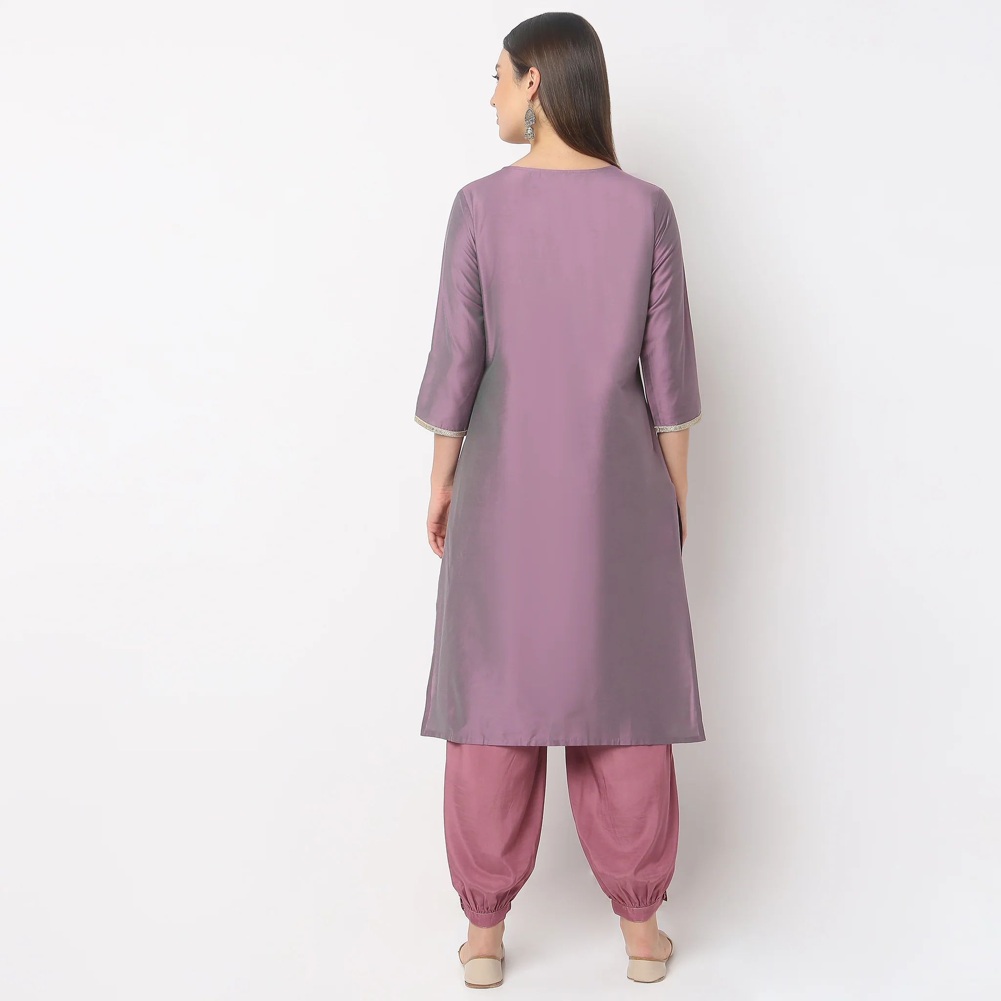 Straight Fit Embroidered Kurta - Image 3