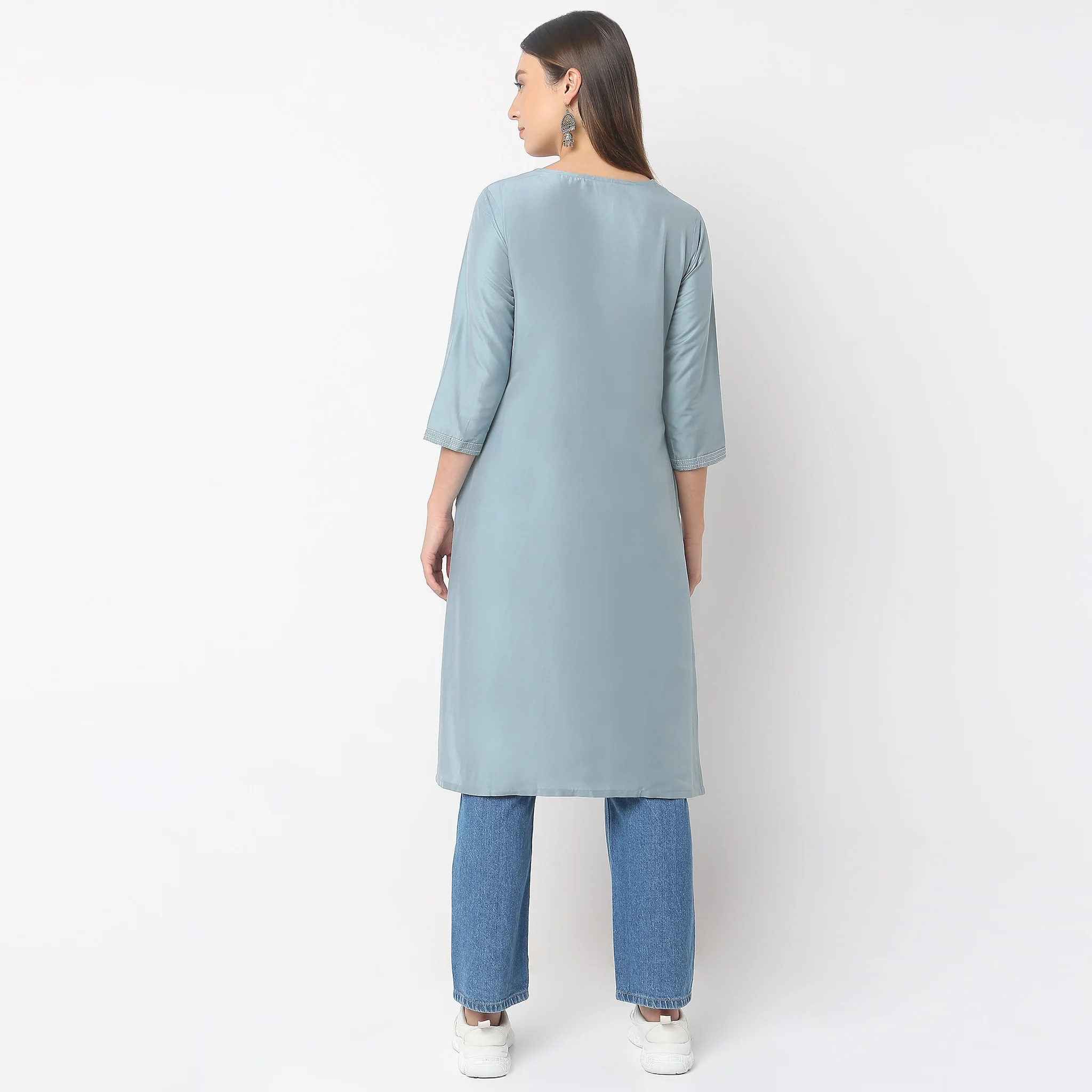 Straight Fit Embroidered Kurta - Image 3