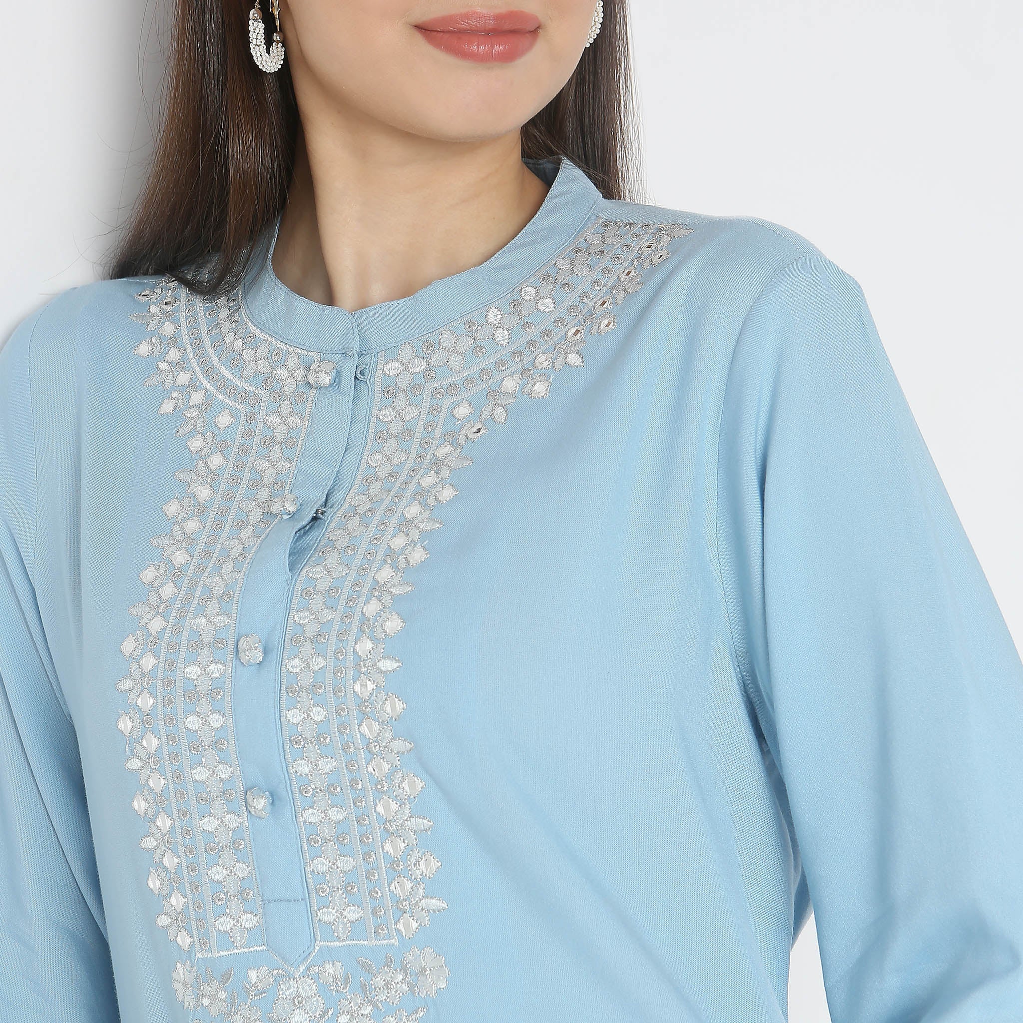 Straight Fit Embroidered Kurta - Image 9