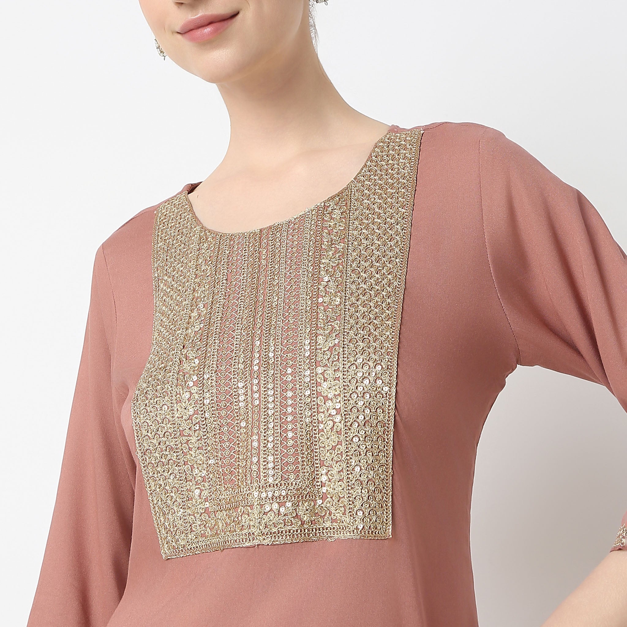 Straight Fit Embroidered Below Knee Kurta - Image 4