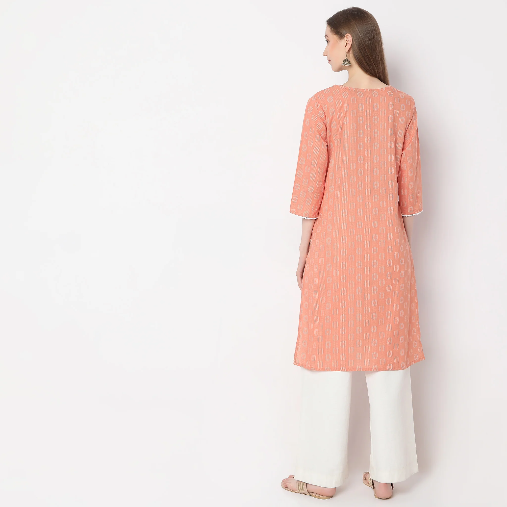 Straight Fit Embroidered Kurta - Image 3
