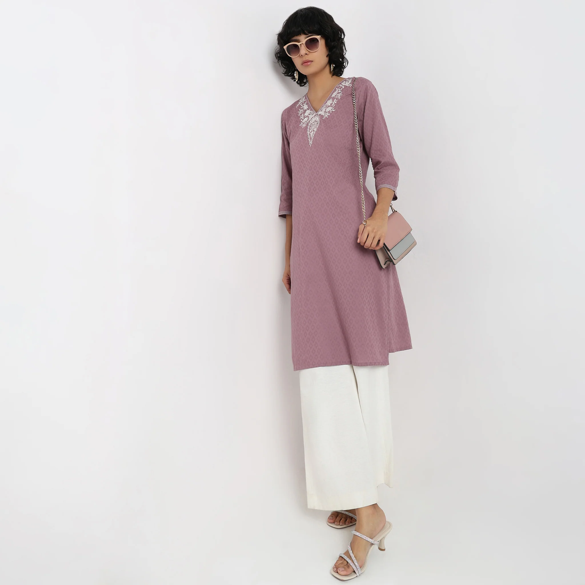 Straight Fit Embroidered Kurta