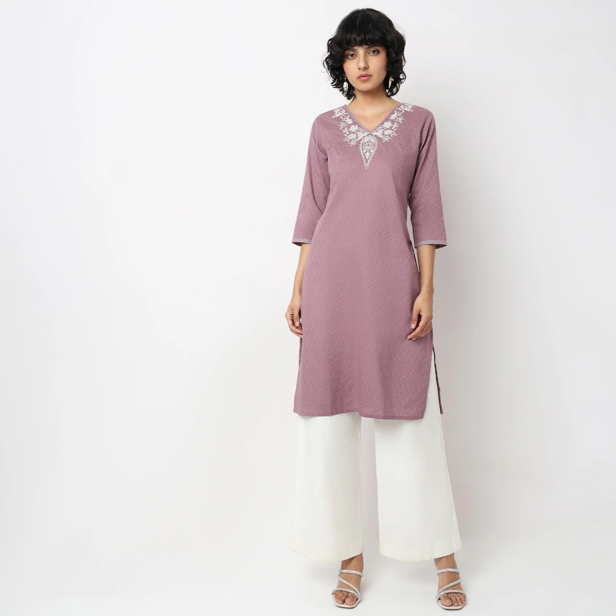 Straight Fit Embroidered Kurta - Image 2