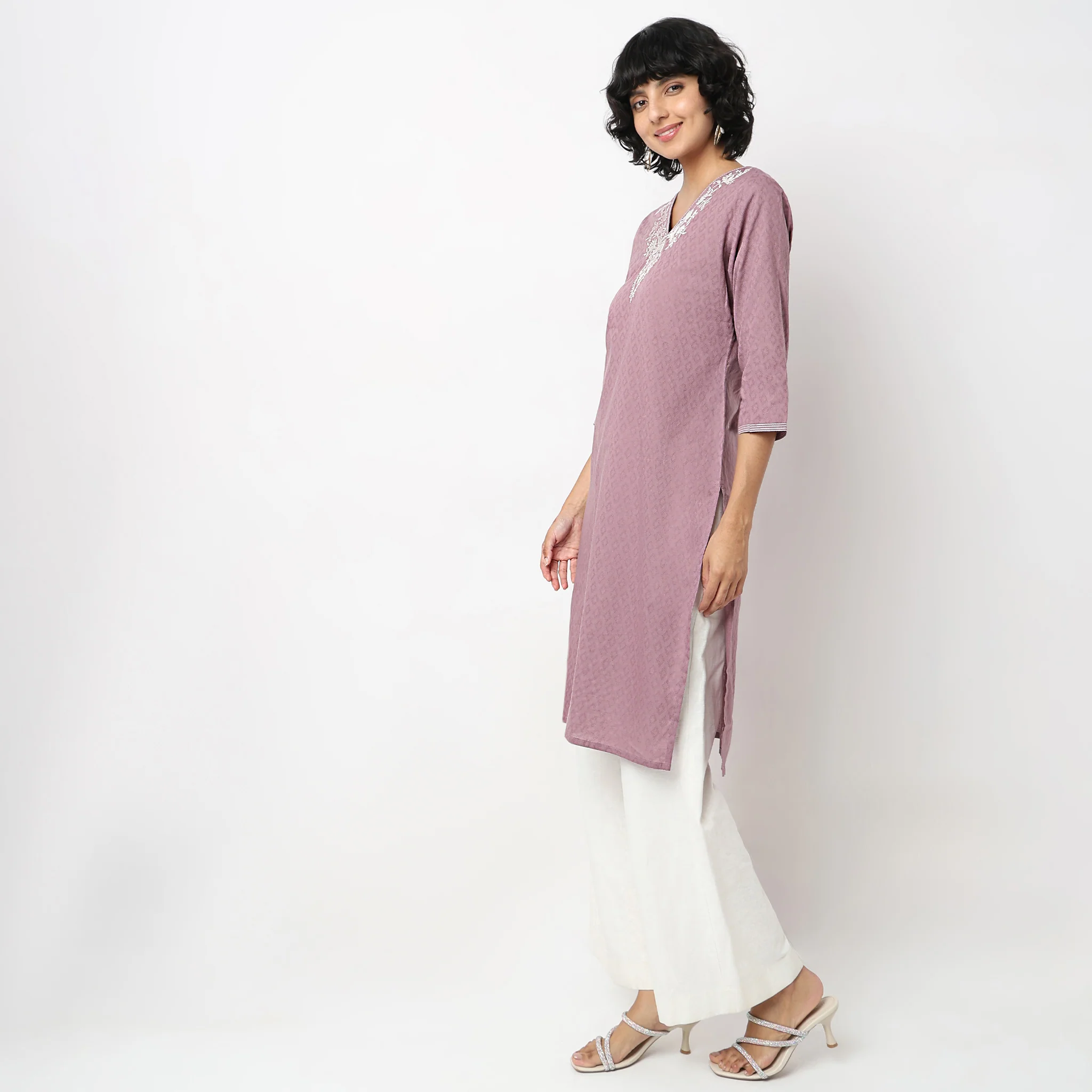 Straight Fit Embroidered Kurta - Image 5
