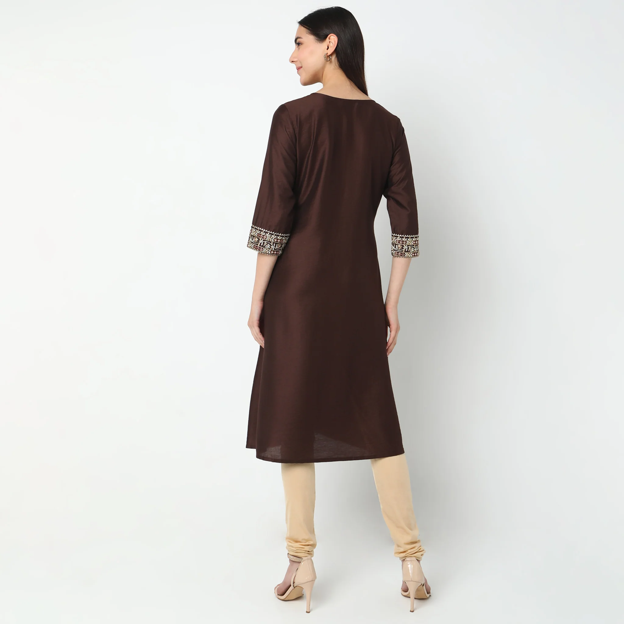 Straight Fit Embroidered Kurta - Image 3